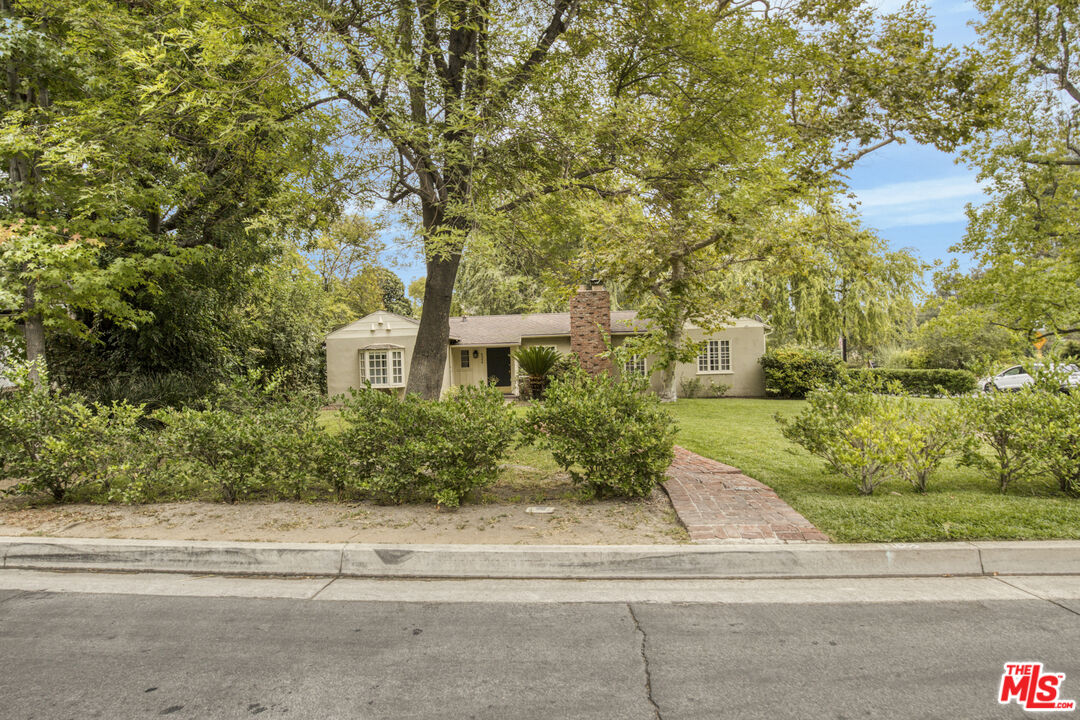 4304 Chevy Chase Dr