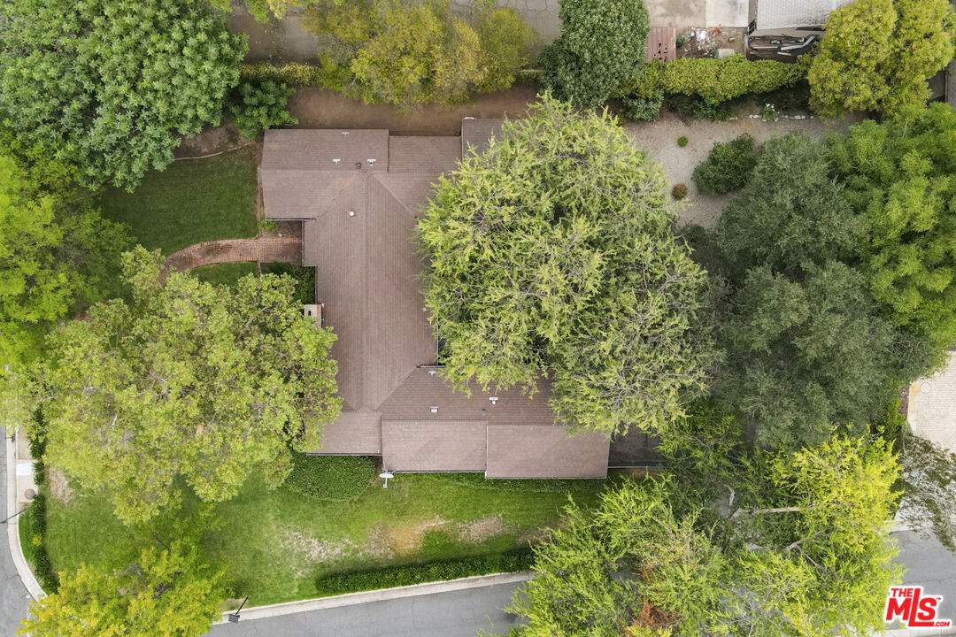 4304 Chevy Chase Dr