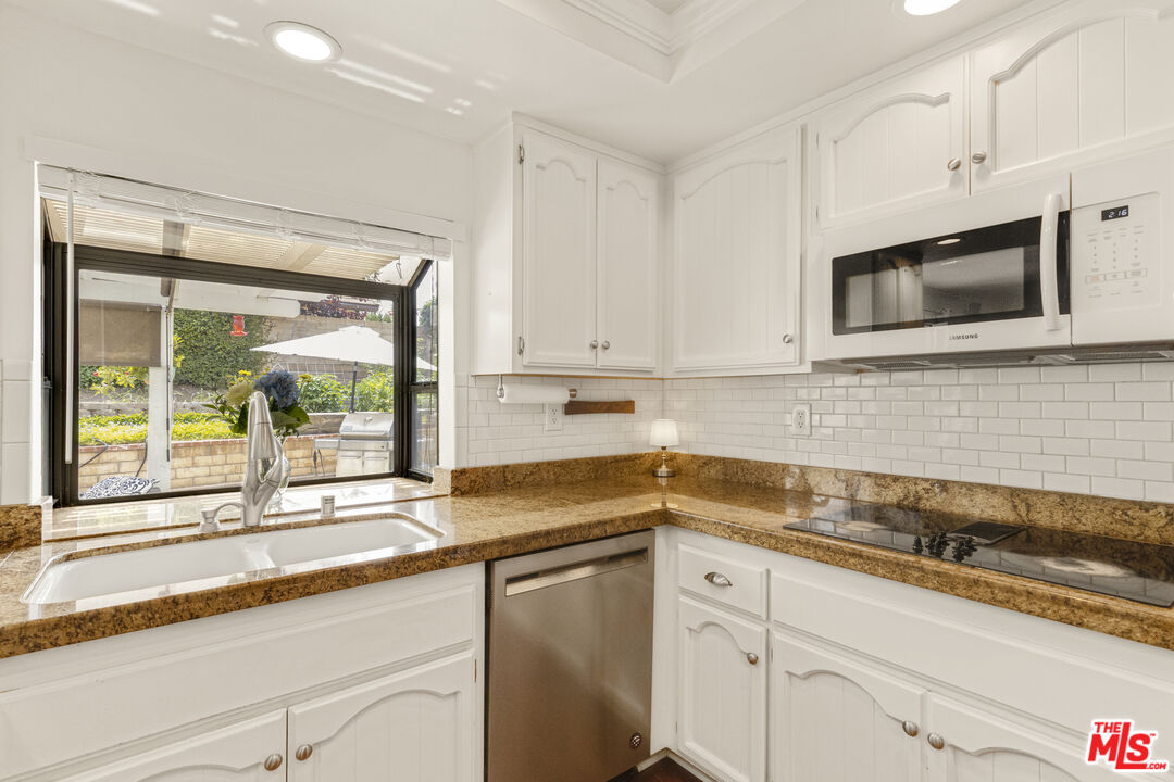 977 Saddlehorn Pl