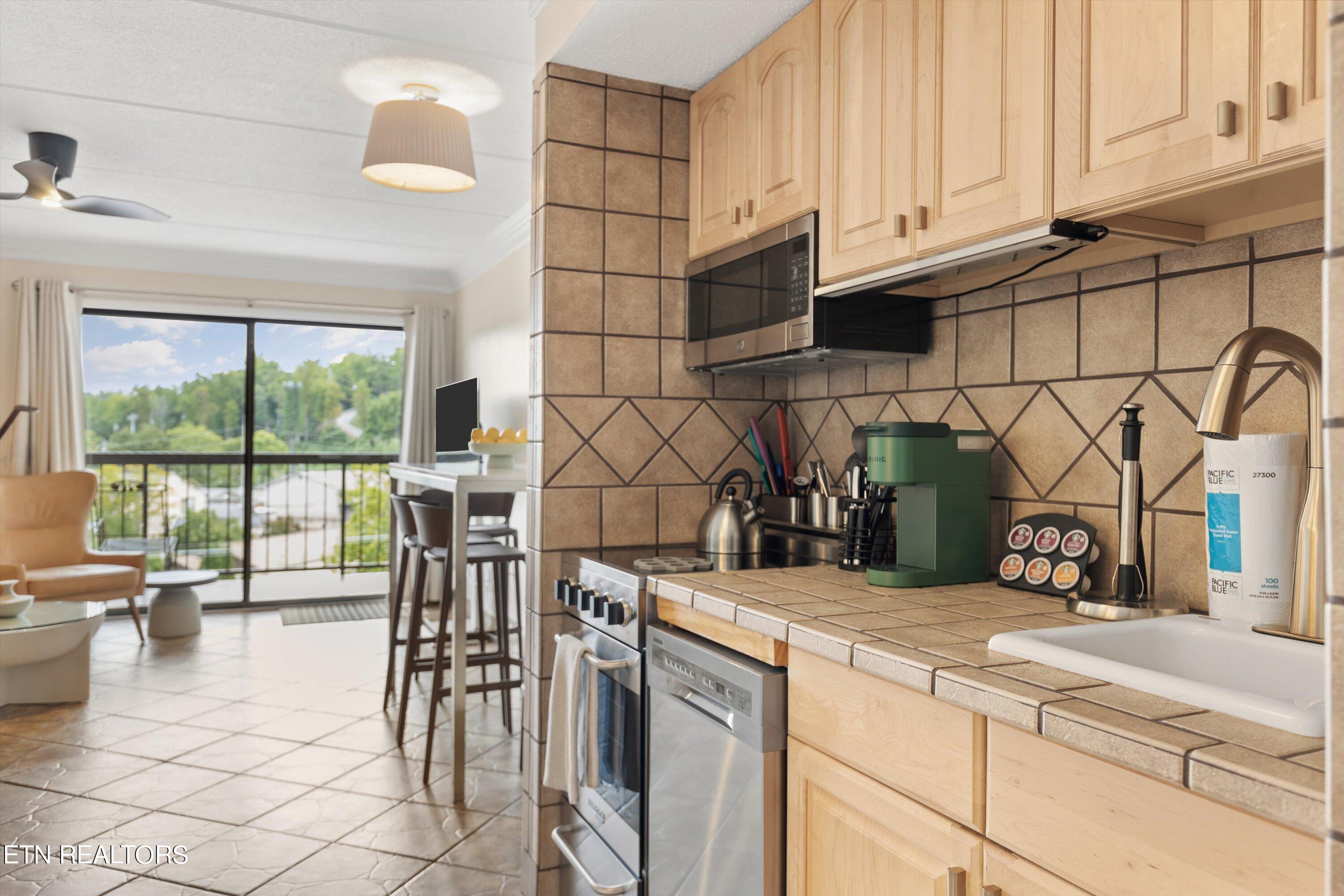 306 Baskins Creek Road Rd, 610