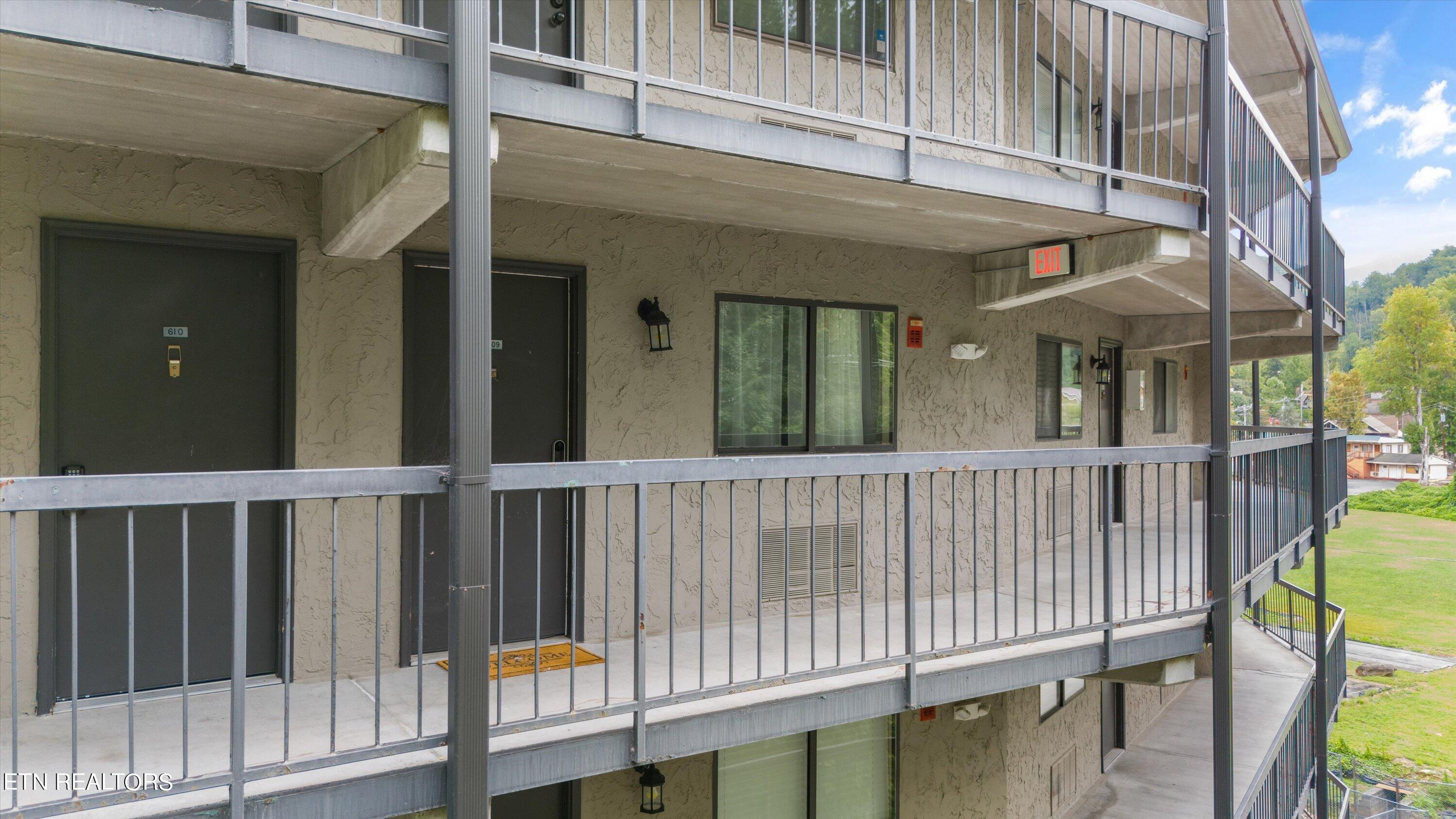 306 Baskins Creek Road Rd, 610