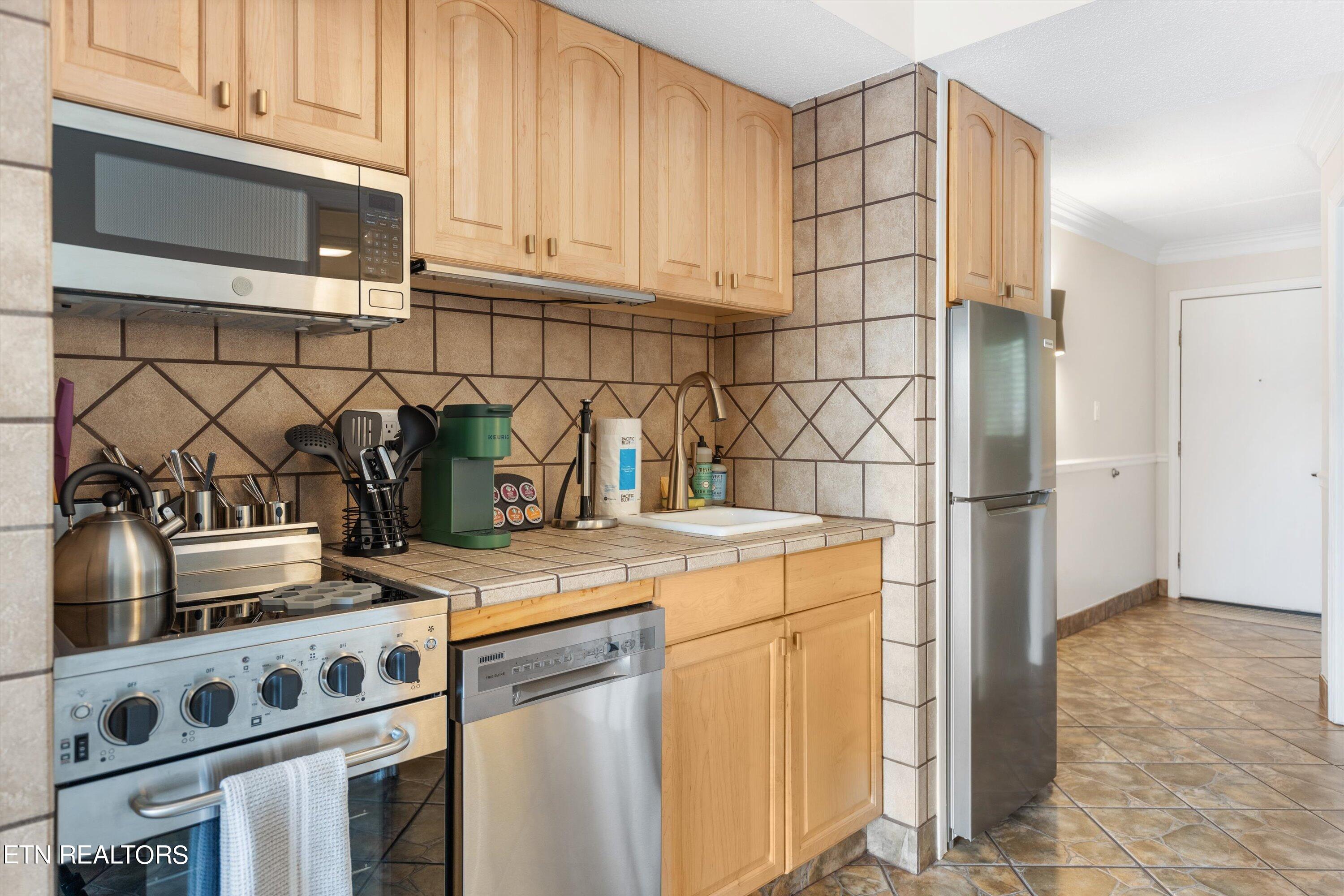 306 Baskins Creek Road Rd, 610