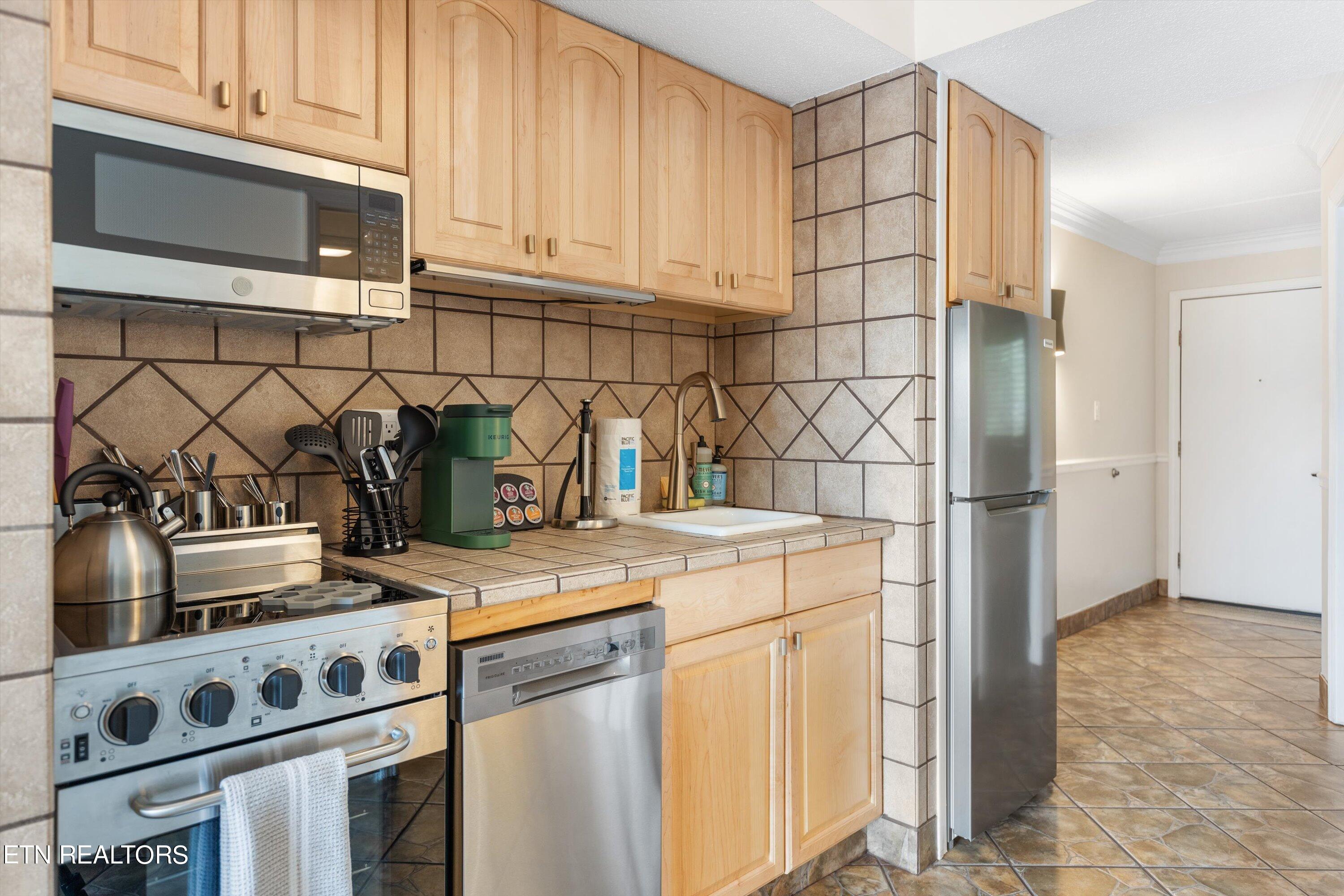 306 Baskins Creek Road Rd, 610