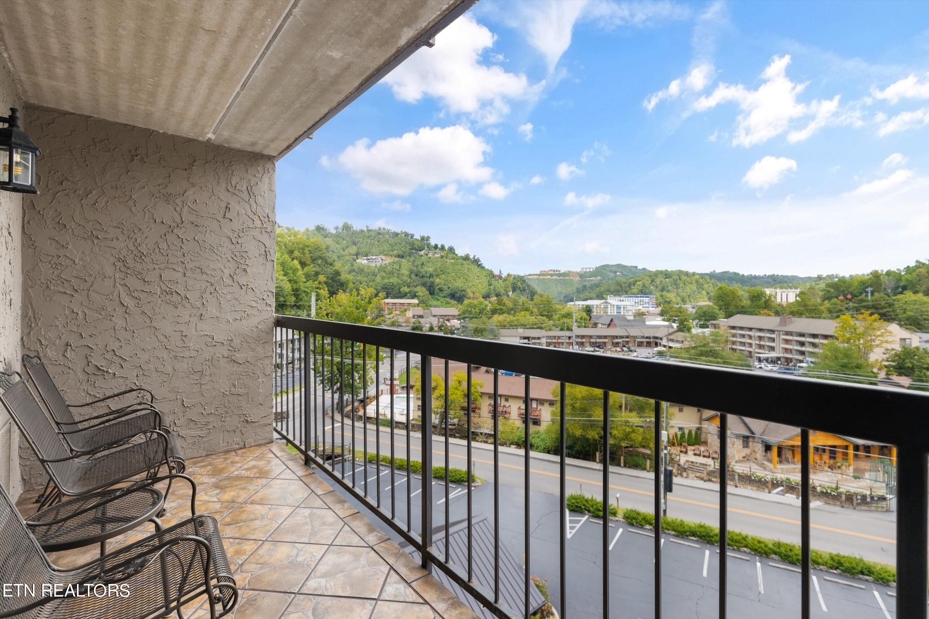 306 Baskins Creek Road Rd, 610