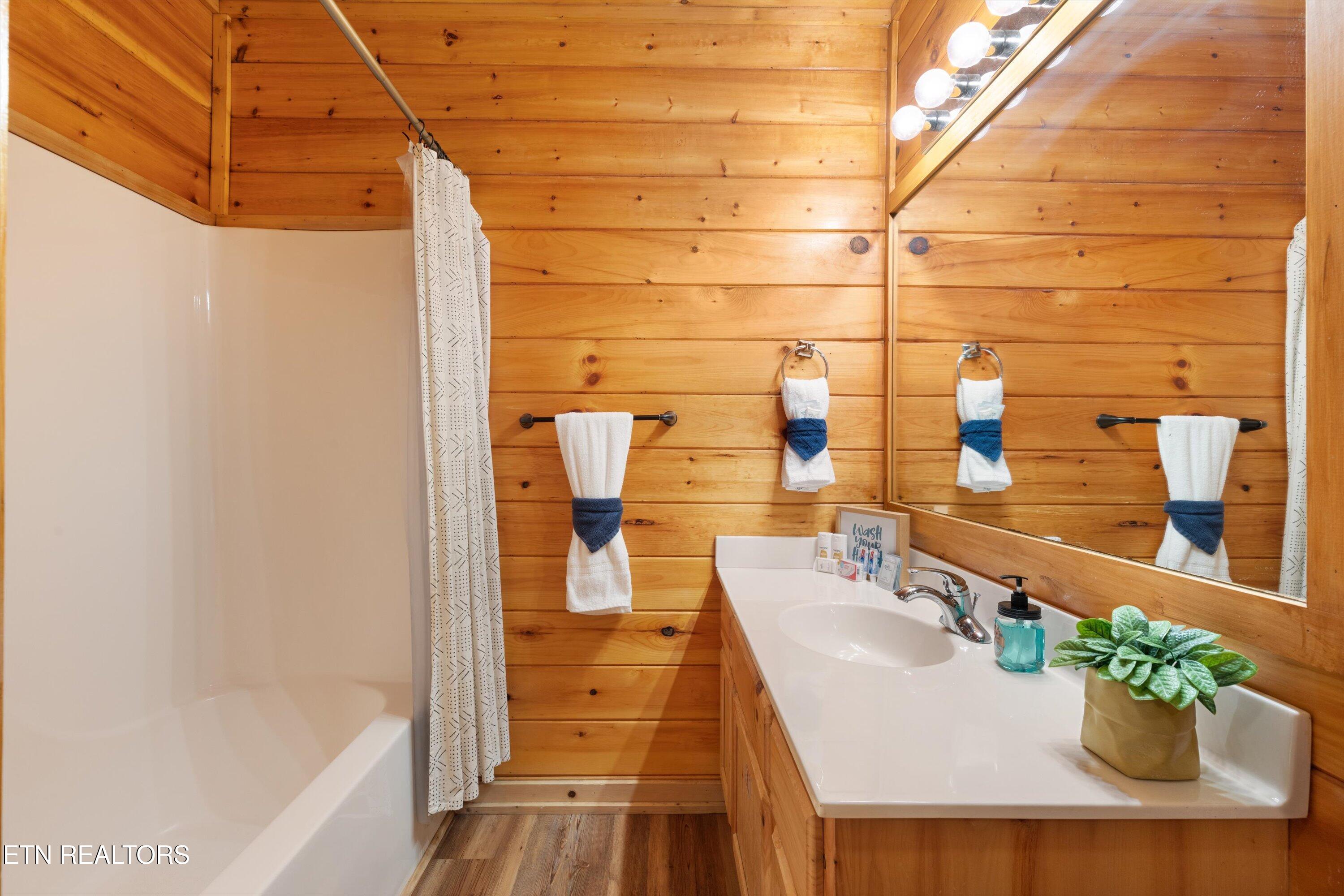 2620 Whipoorwill Hill