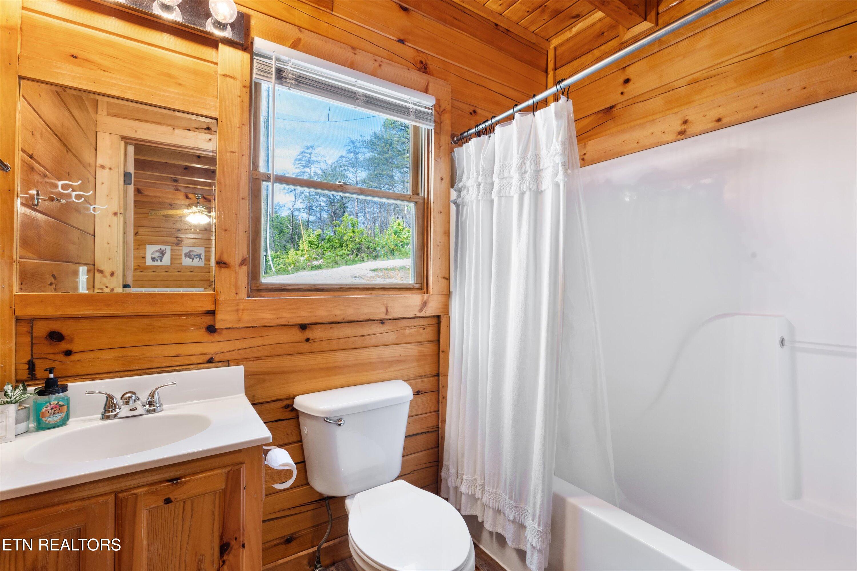 2620 Whipoorwill Hill