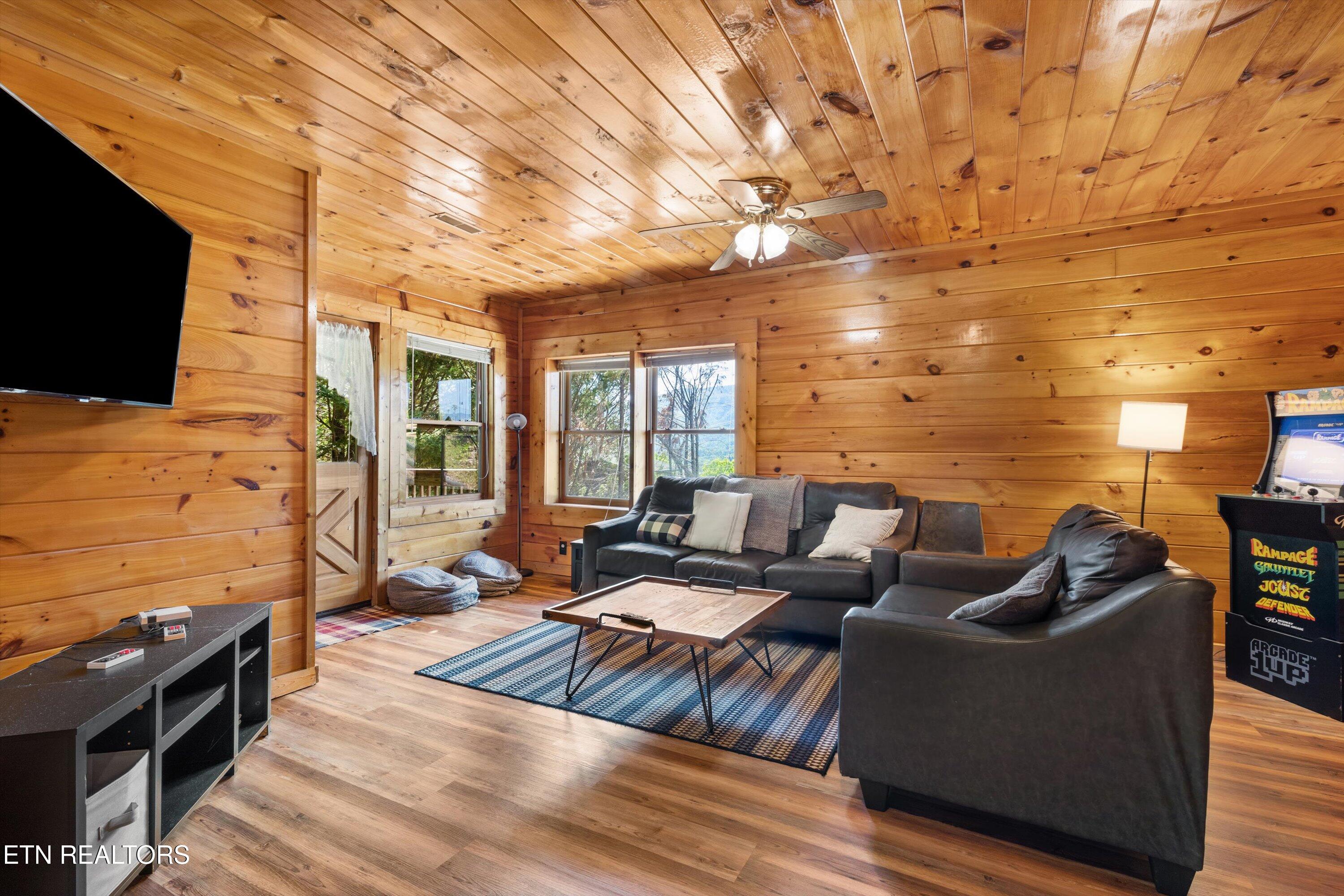 2620 Whipoorwill Hill