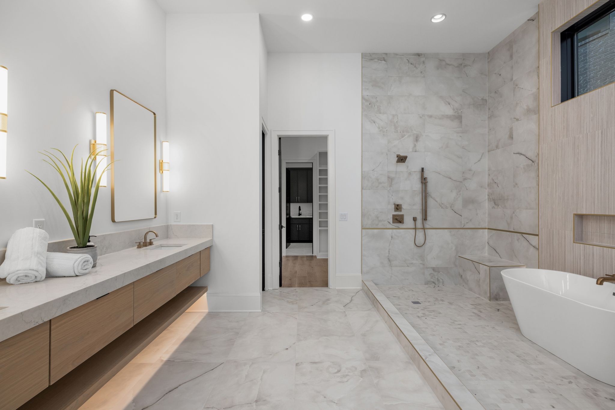3916 Caylor Dr Unit: B