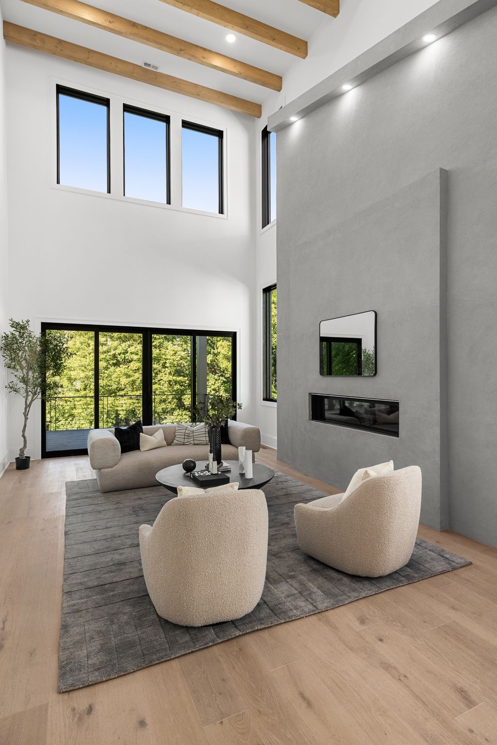 3916 Caylor Dr Unit: B