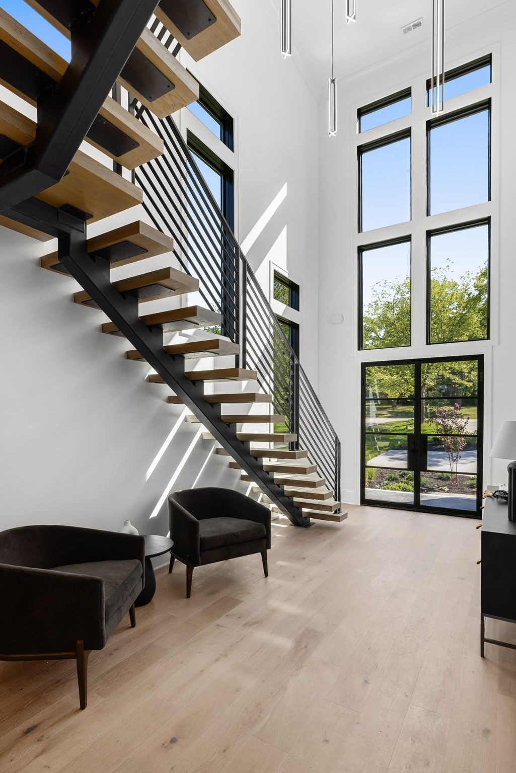 3916 Caylor Dr Unit: B