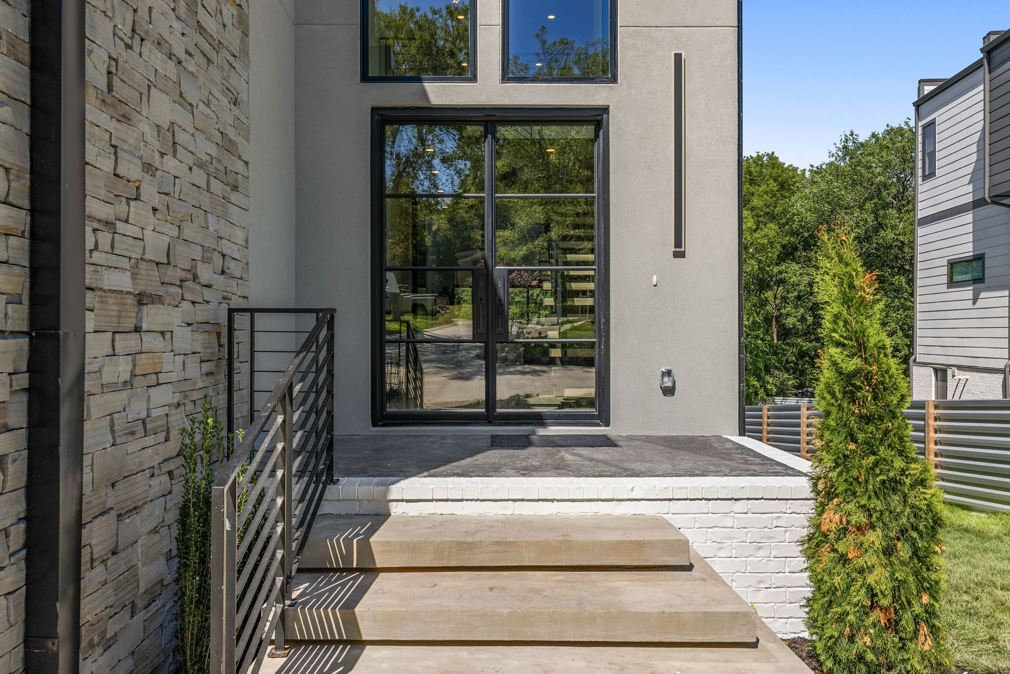 3916 Caylor Dr Unit: B