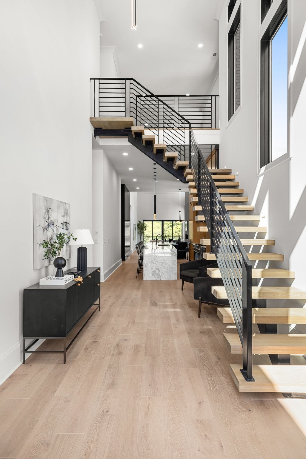 3916 Caylor Dr Unit: B