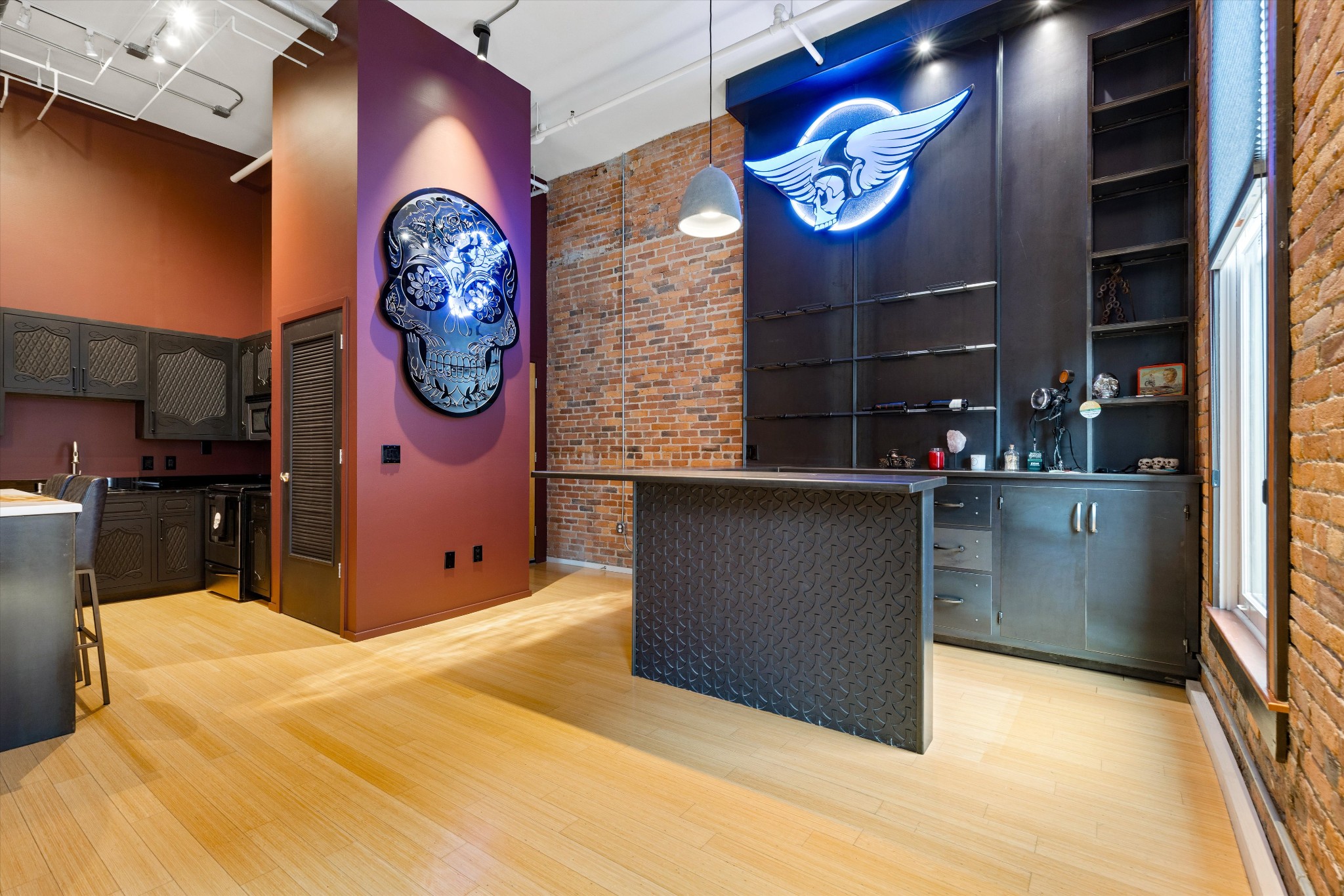 305 Church St Unit: 202