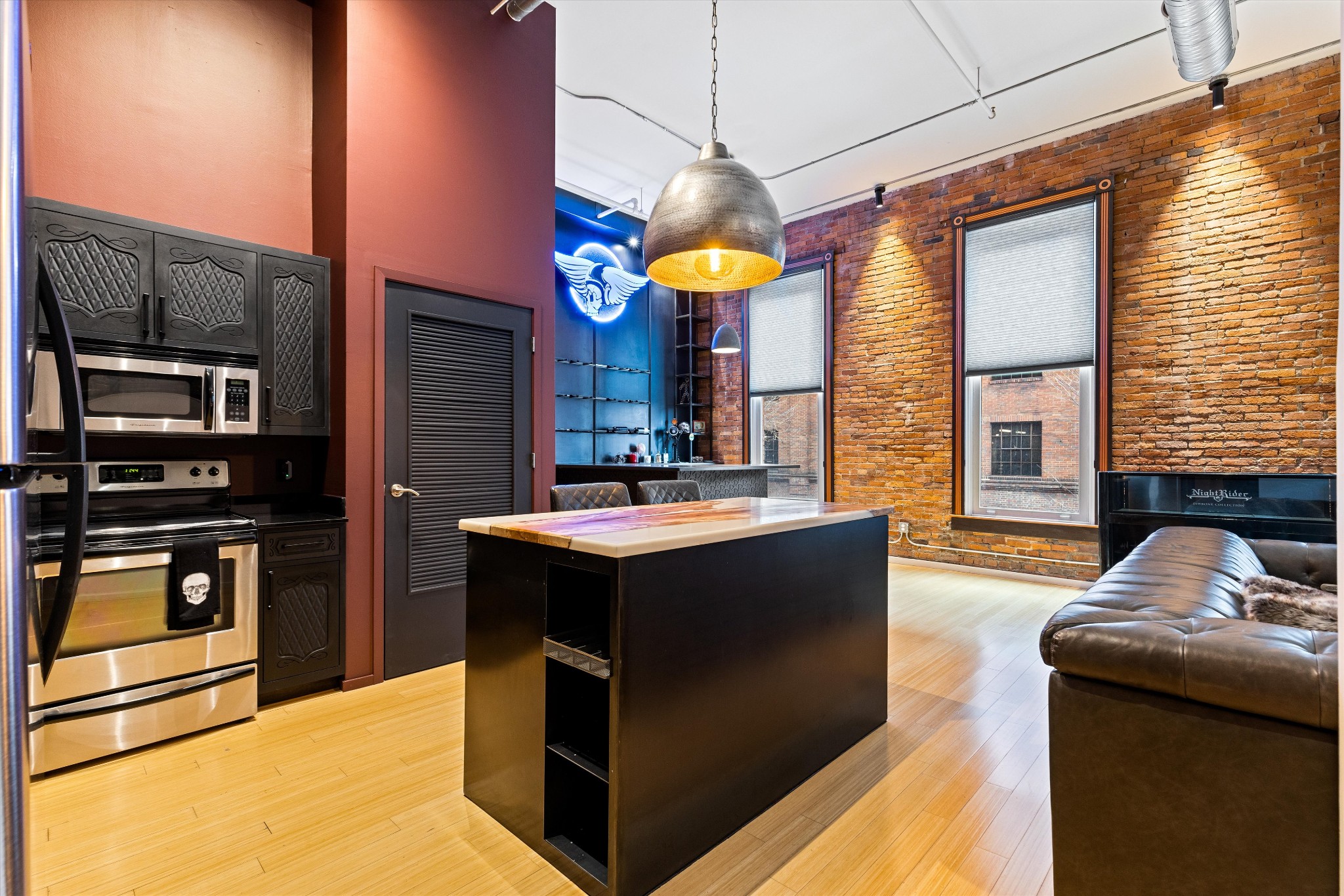 305 Church St Unit: 202