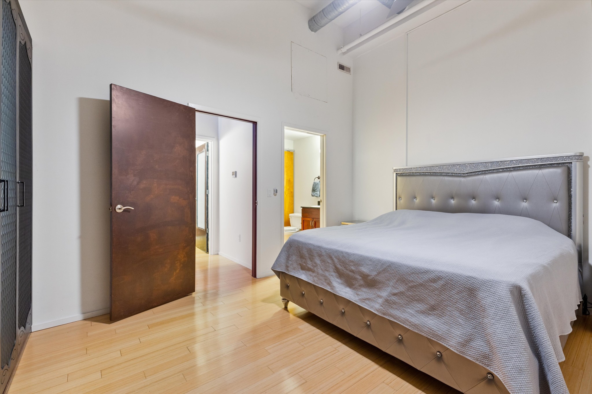 305 Church St Unit: 202