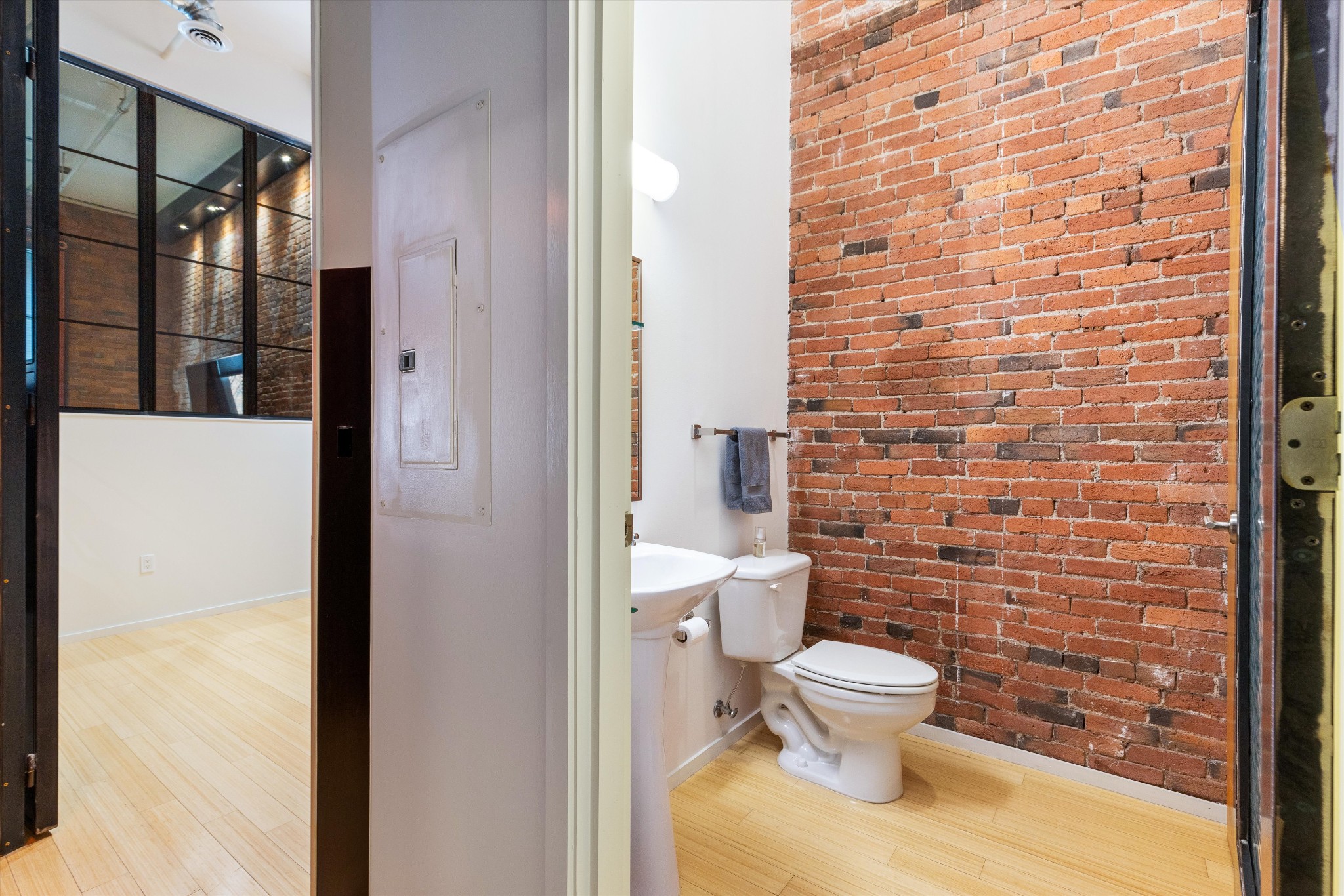 305 Church St Unit: 202