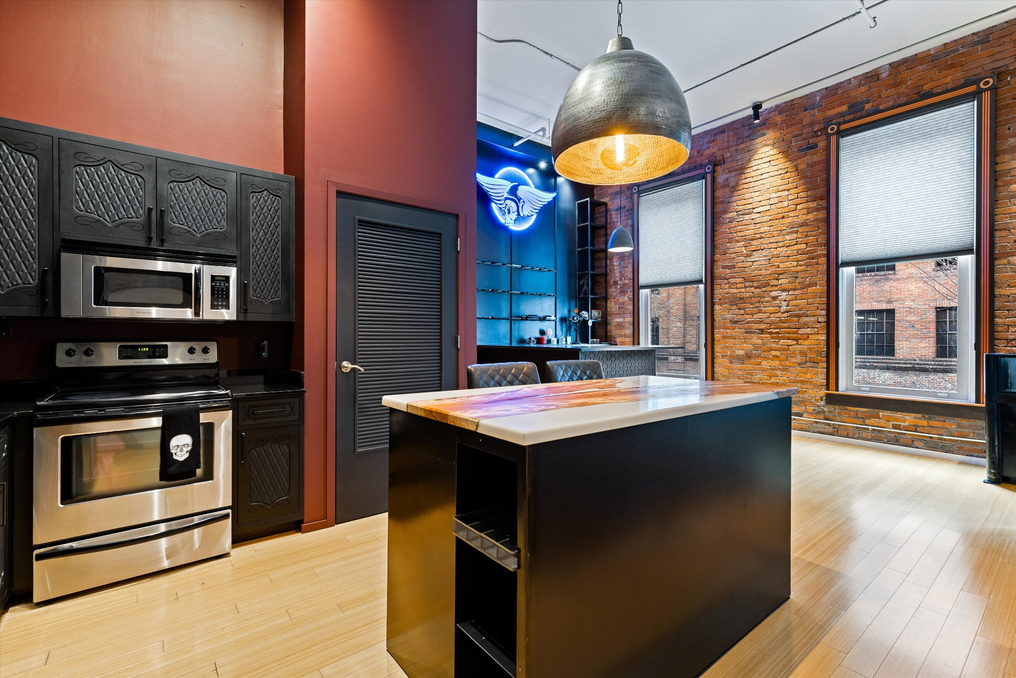 305 Church St Unit: 202