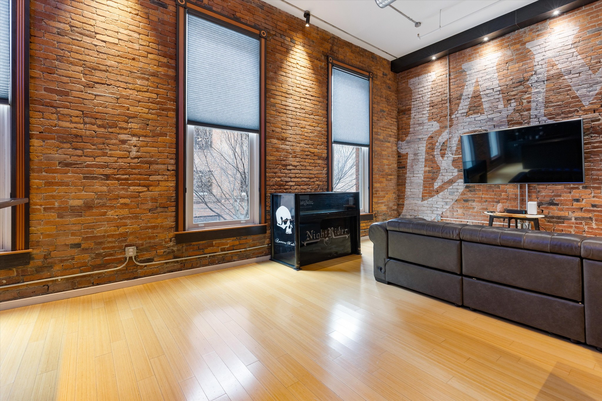 305 Church St Unit: 202