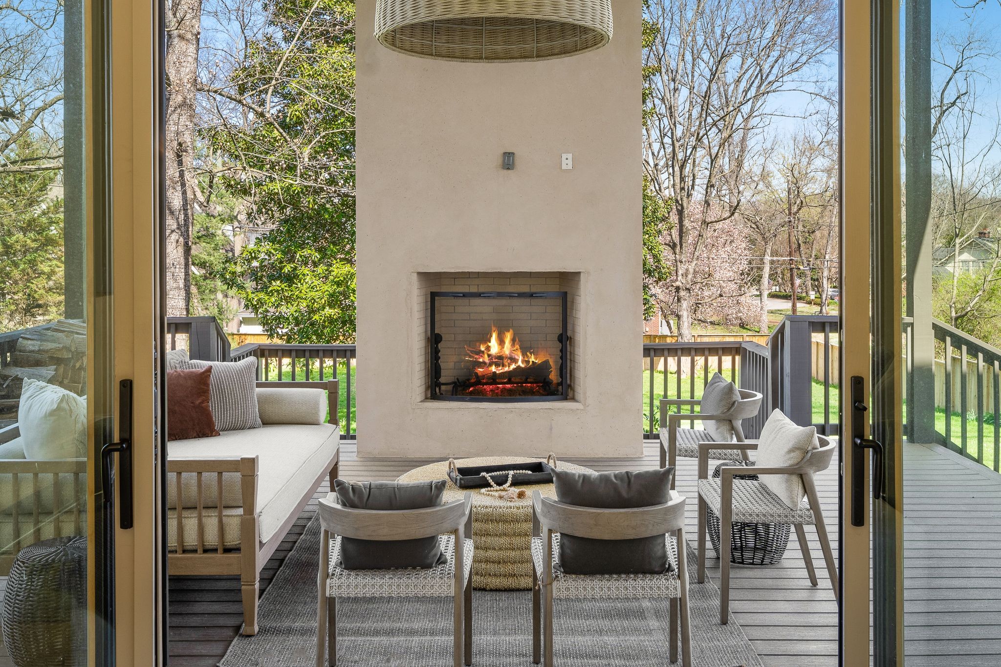 3104 Woodlawn Dr