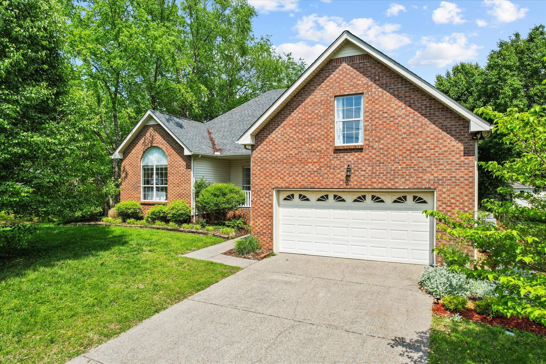 632 Bradford Dr