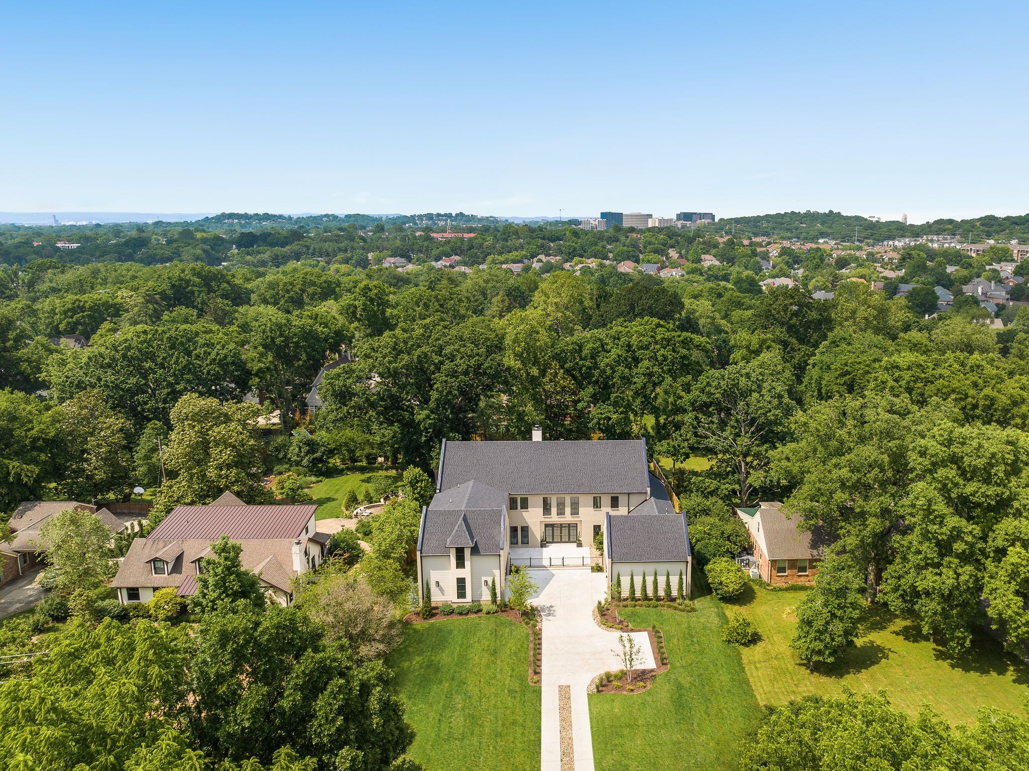 3104 Woodlawn Dr
