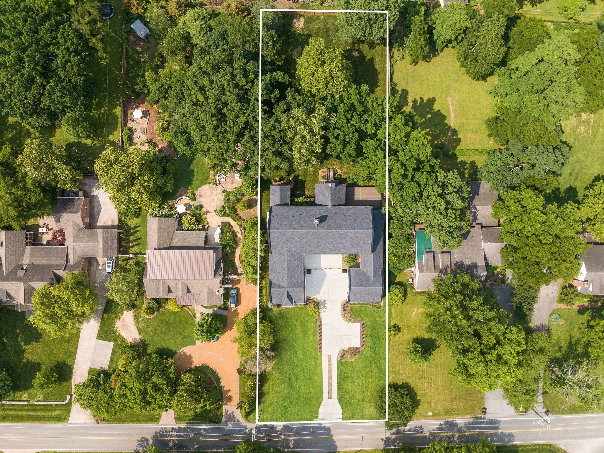 3104 Woodlawn Dr