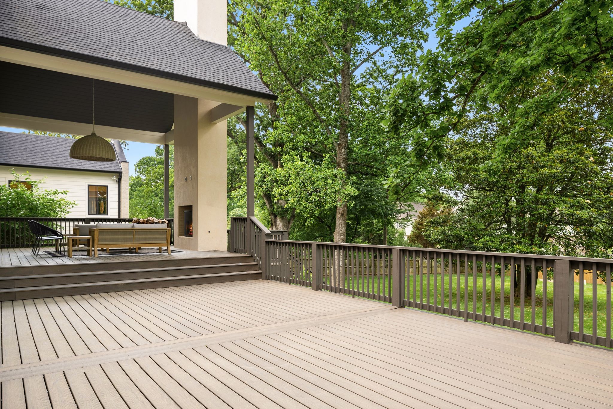 3104 Woodlawn Dr
