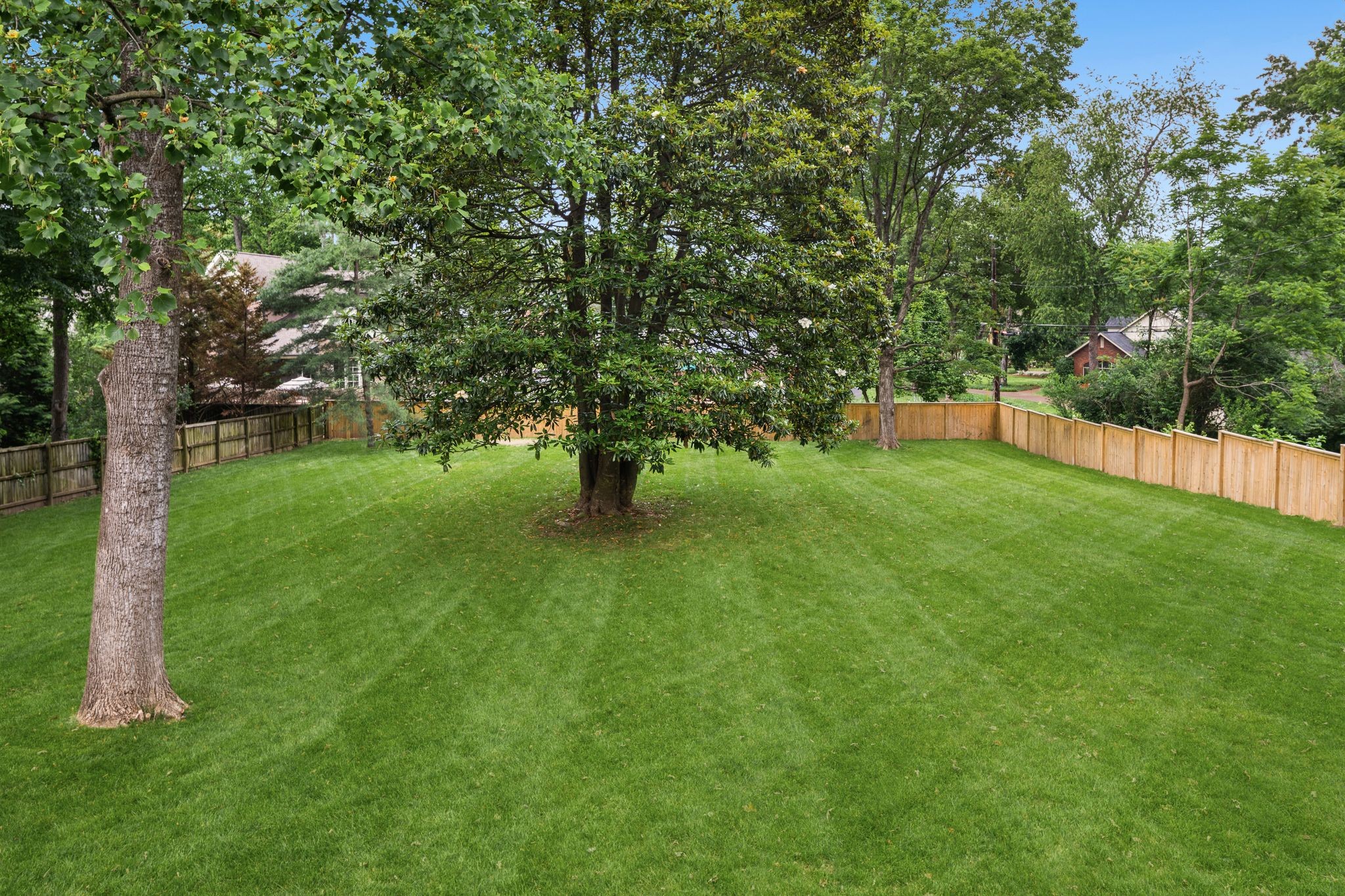 3104 Woodlawn Dr