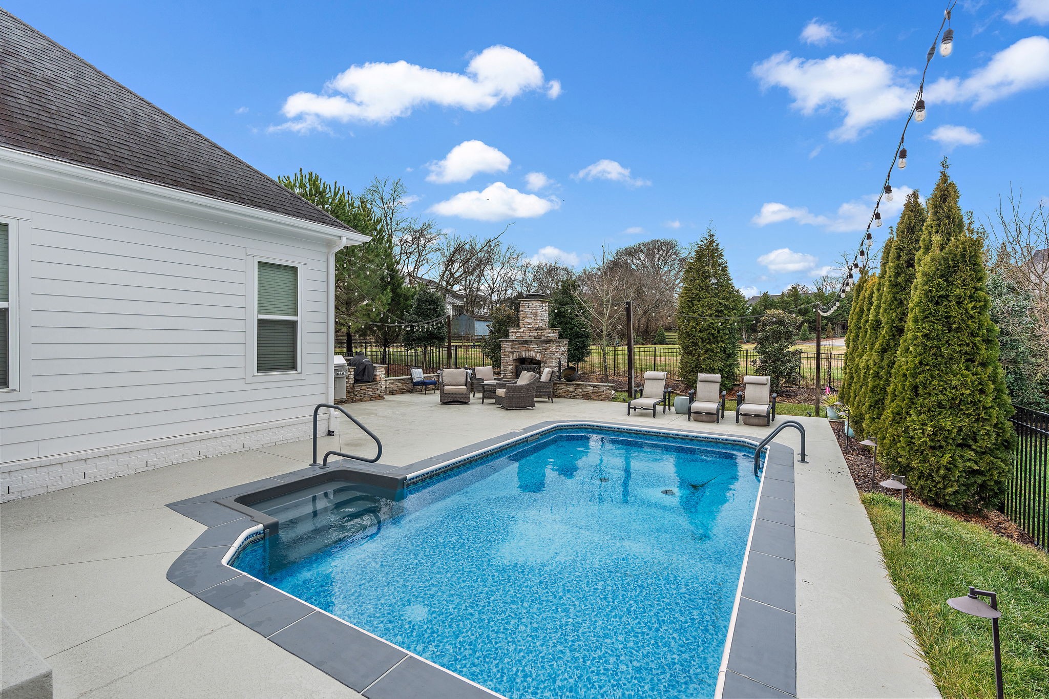 3036 Blossom Trail Ln