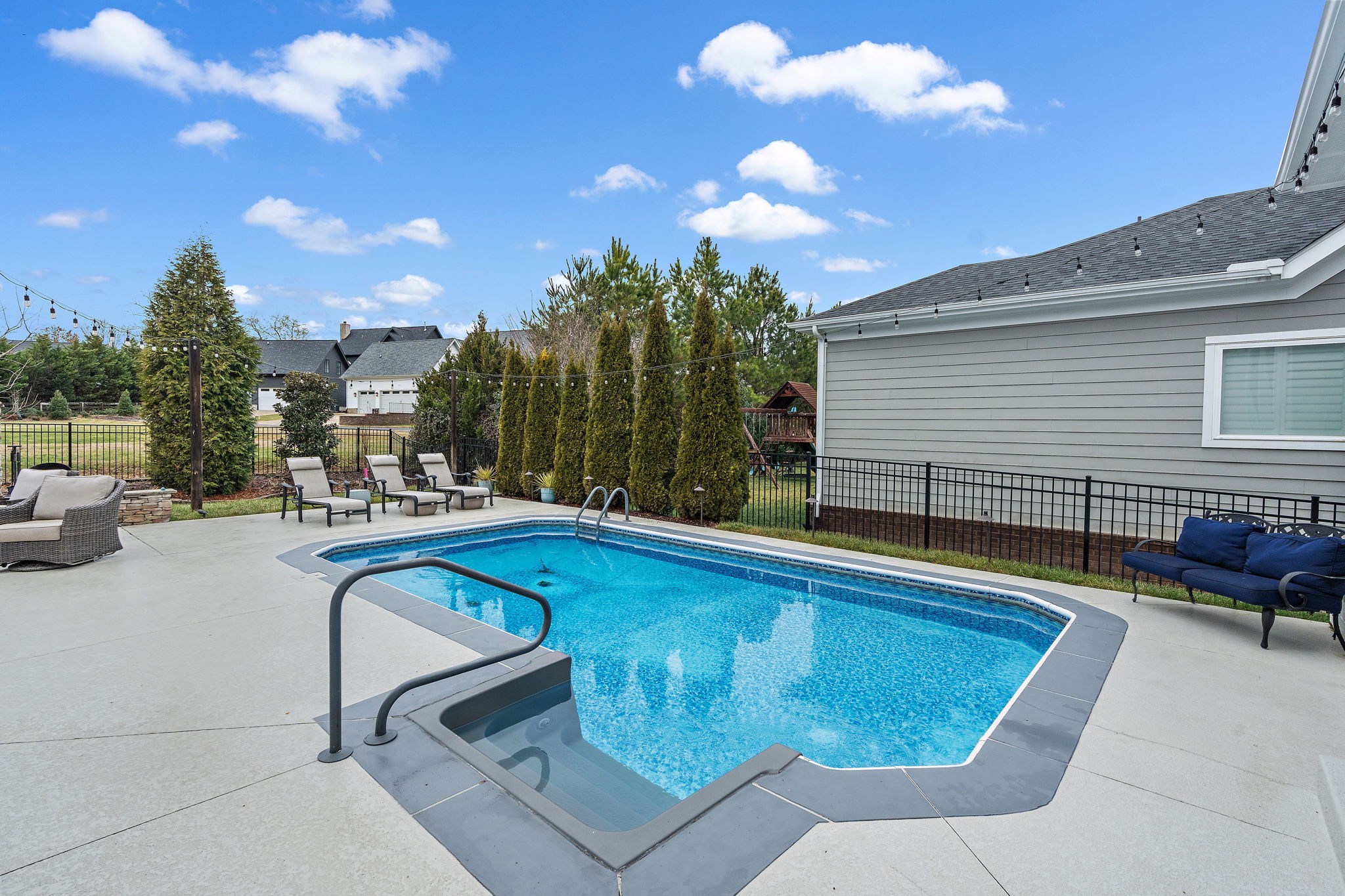 3036 Blossom Trail Ln