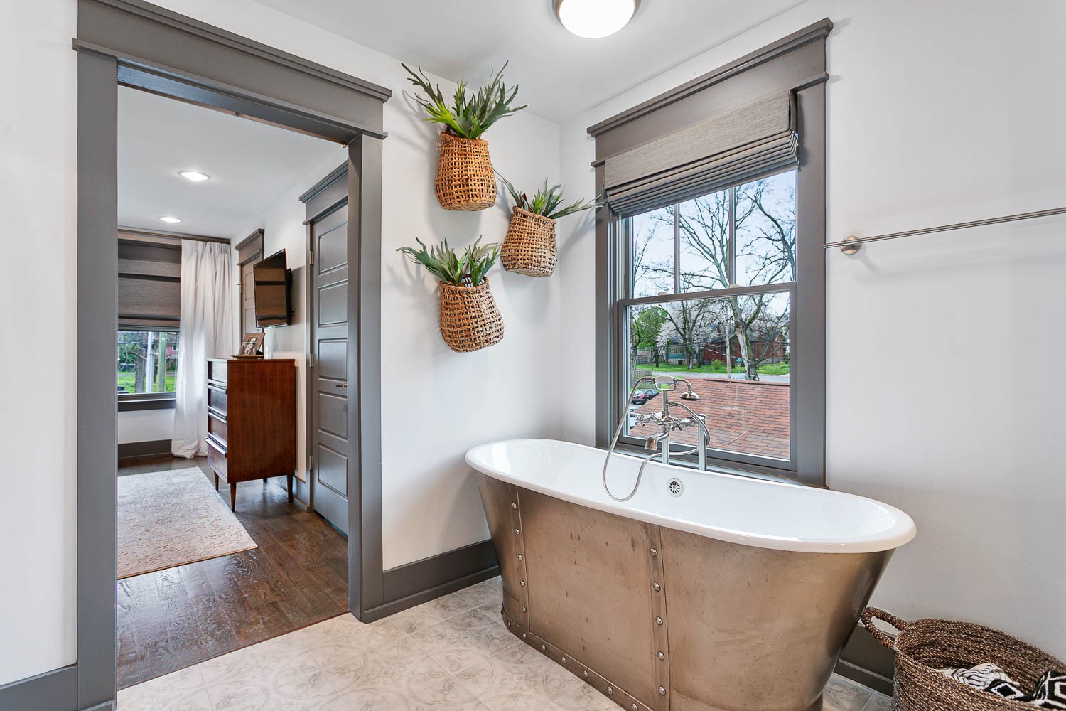 2206 White Ave Unit: A