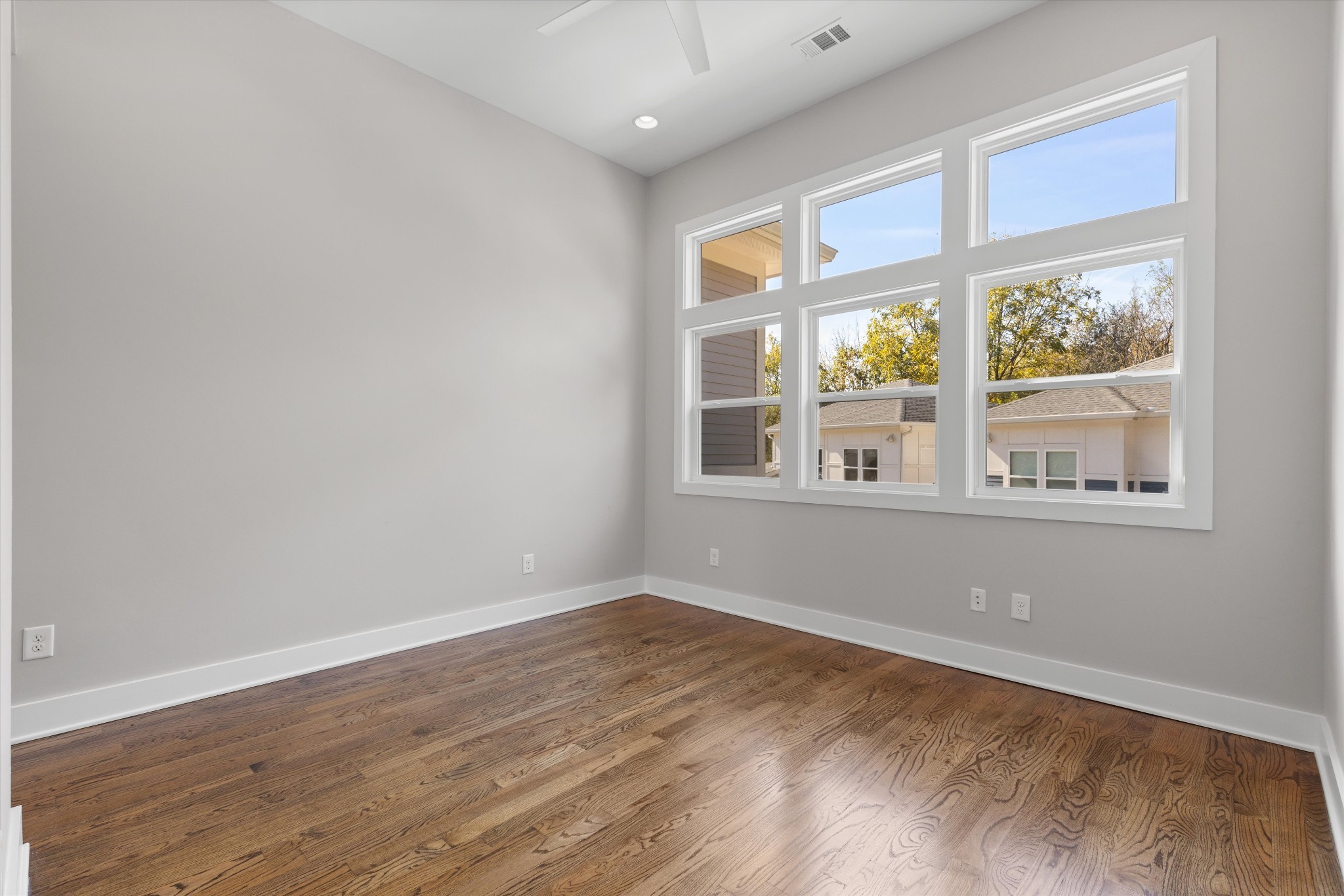 2605D Traughber Dr