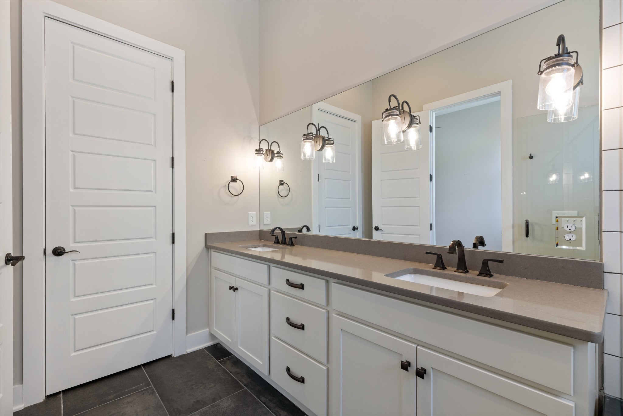 2605D Traughber Dr
