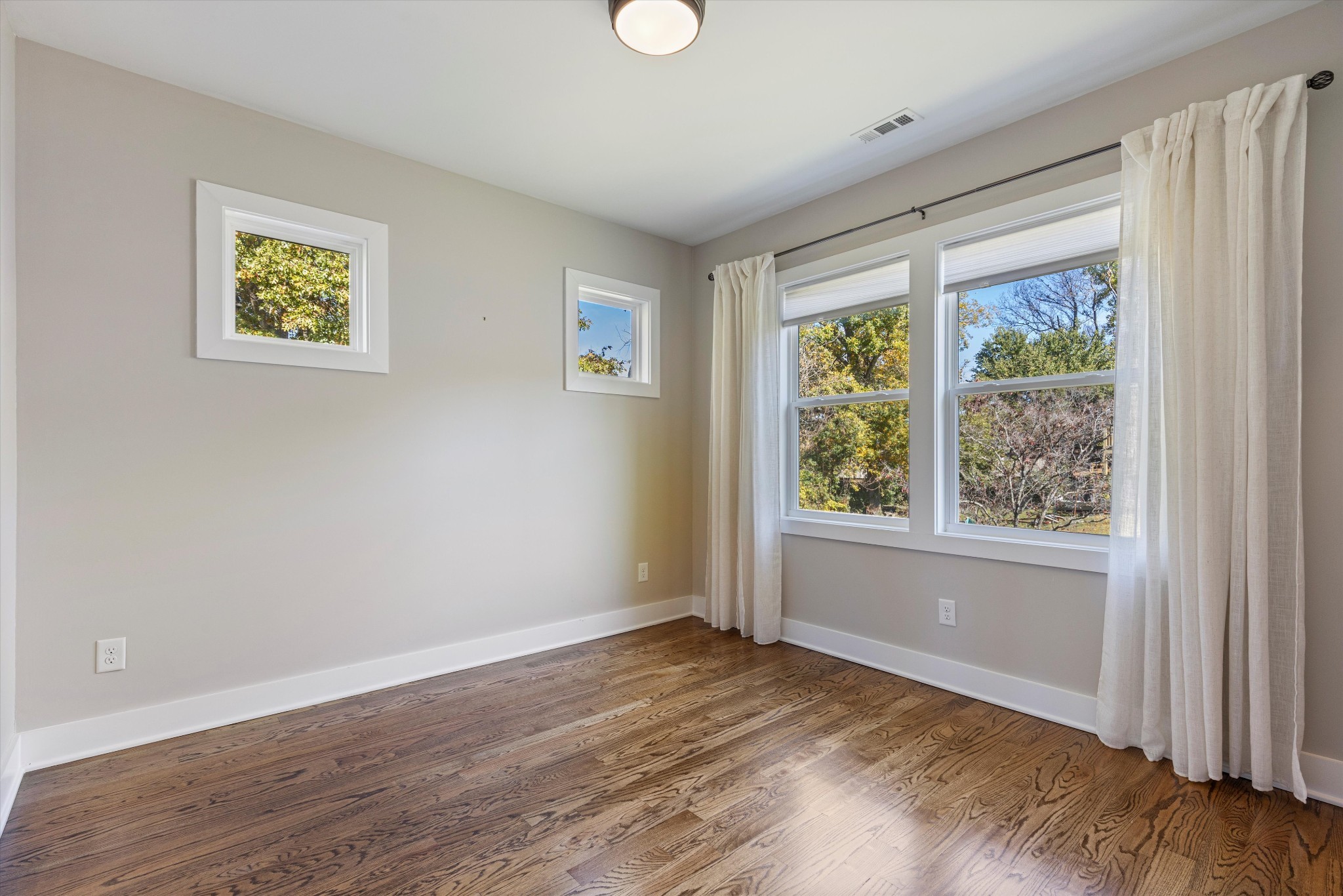 2605D Traughber Dr