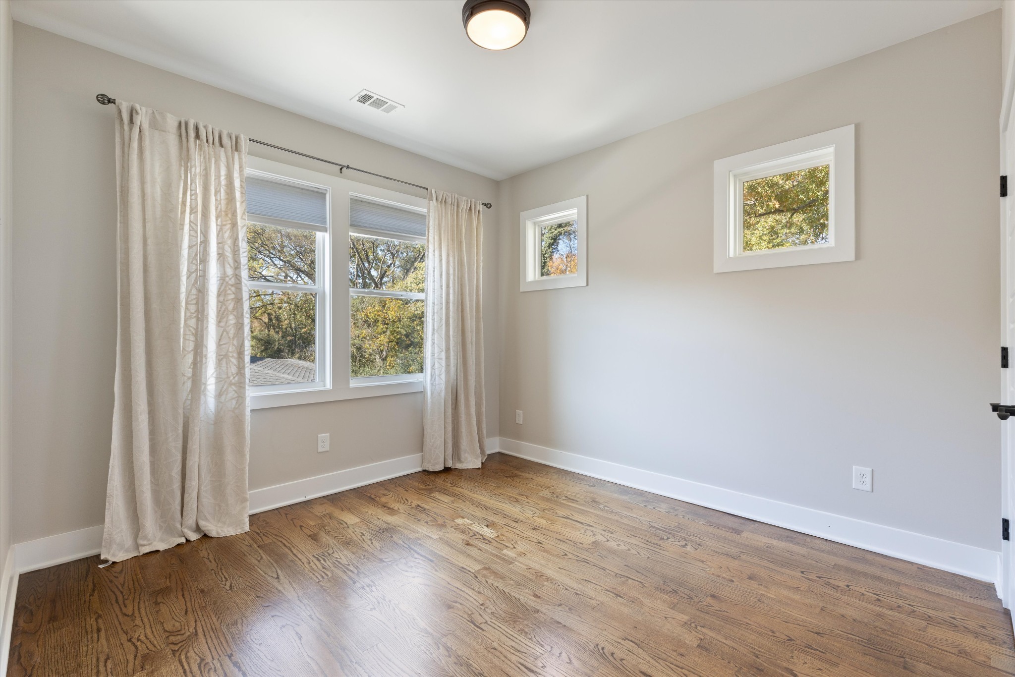 2605D Traughber Dr