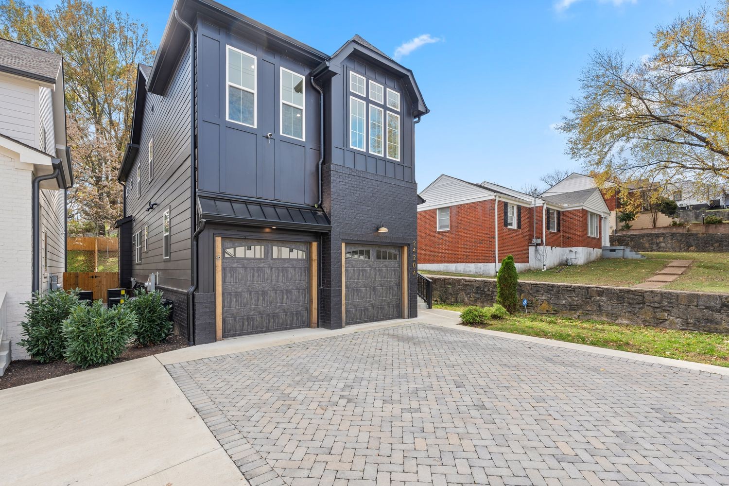 2420 Eastland Ave Unit: A