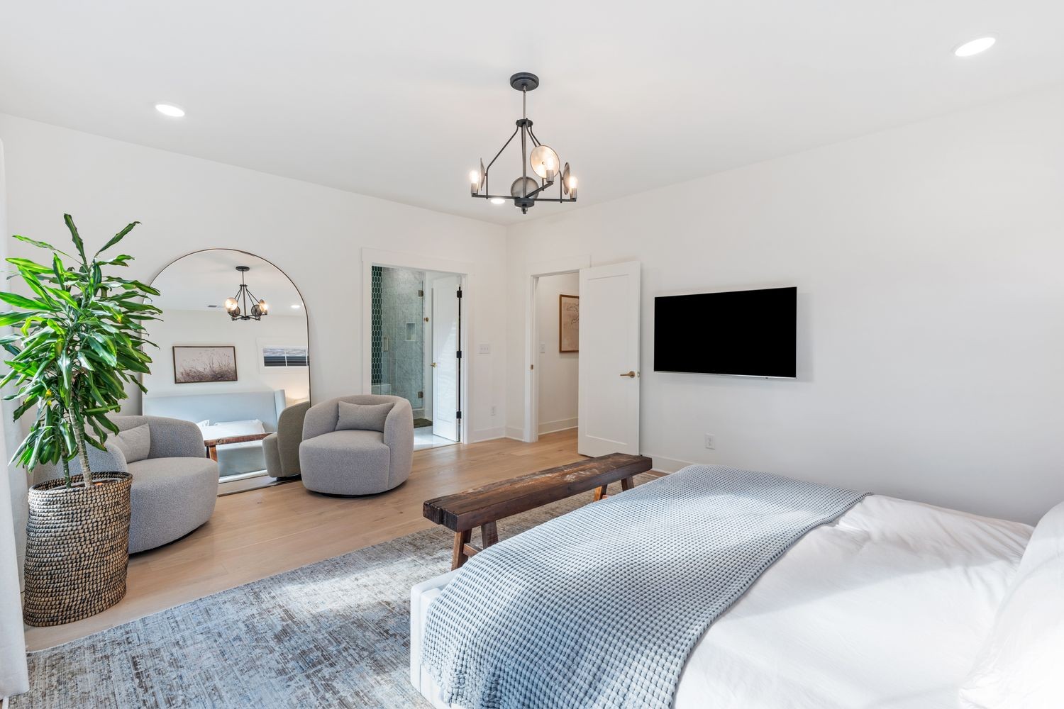 2420 Eastland Ave Unit: A