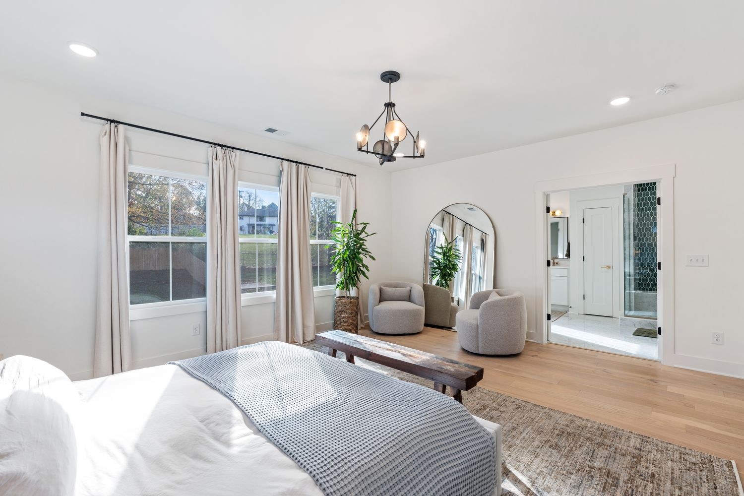 2420 Eastland Ave Unit: A