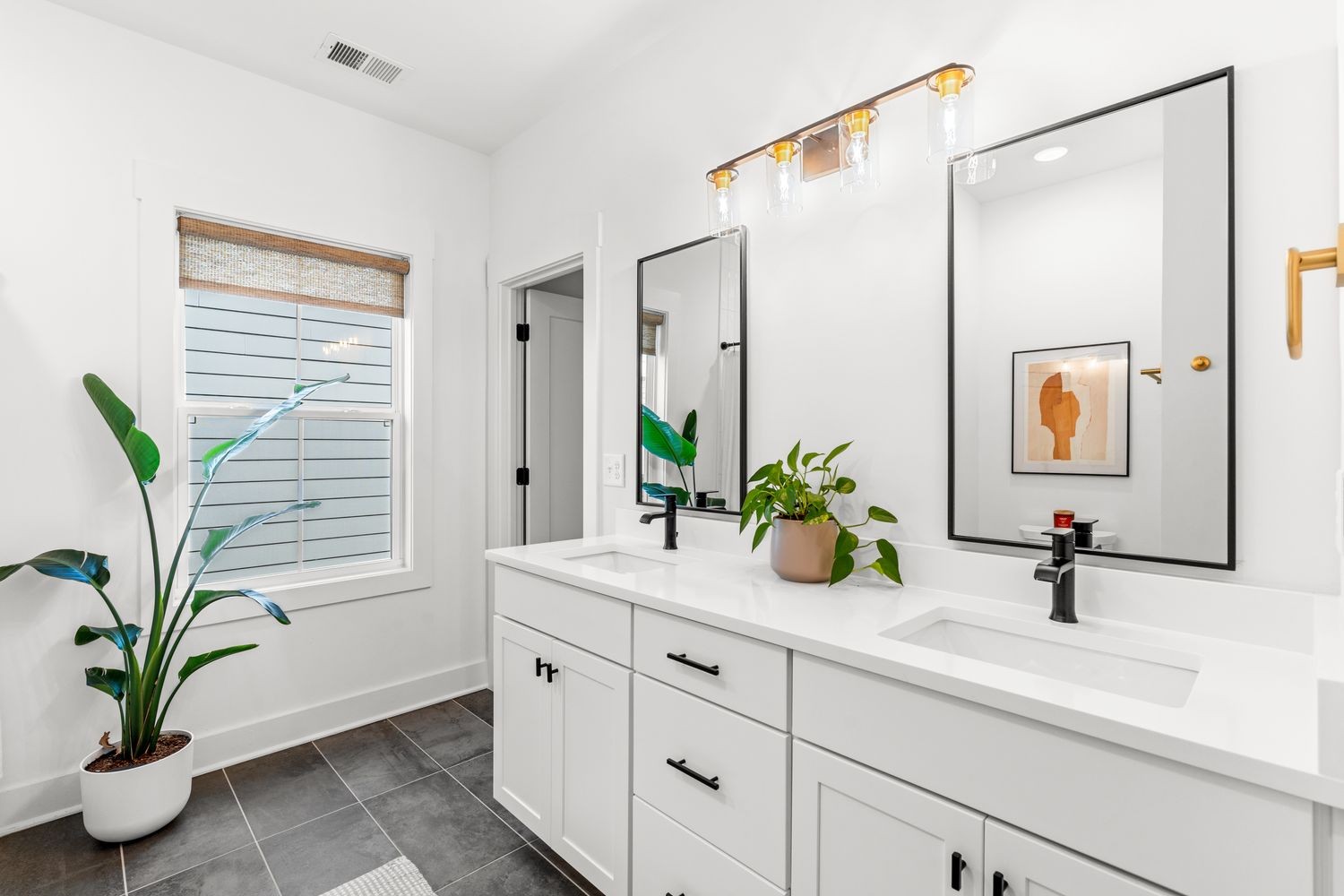 2420 Eastland Ave Unit: A