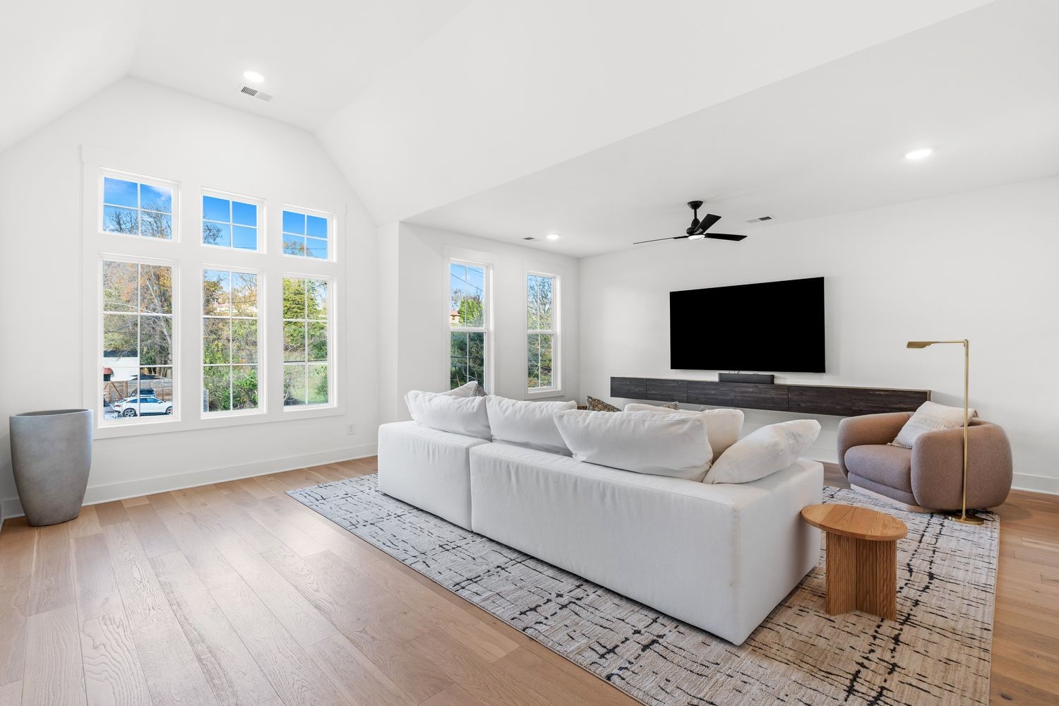 2420 Eastland Ave Unit: A