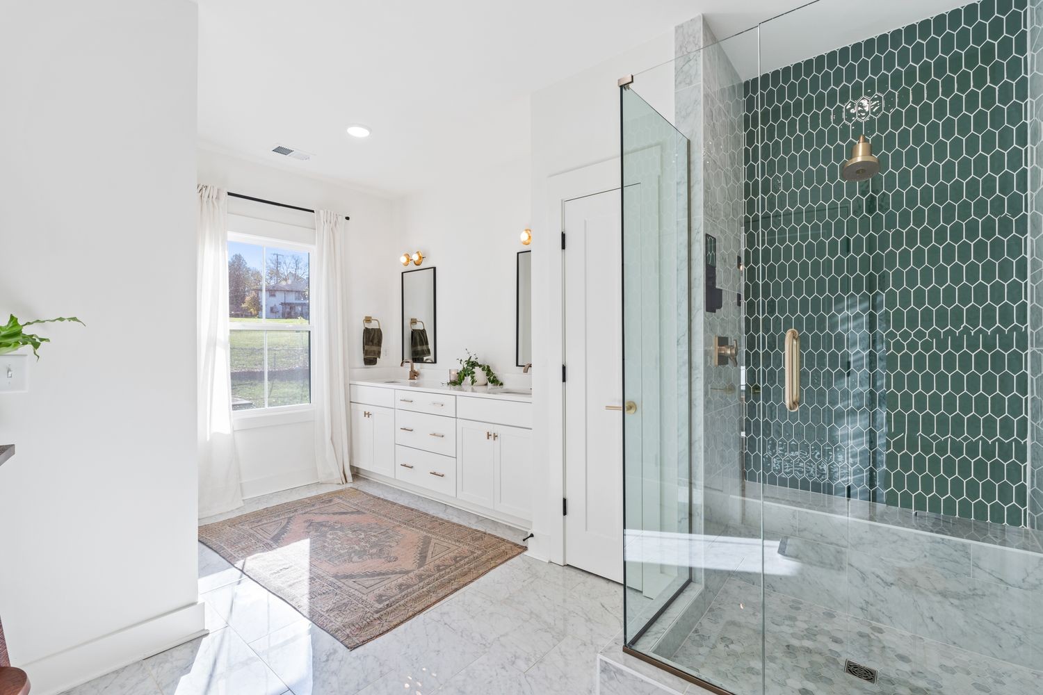 2420 Eastland Ave Unit: A