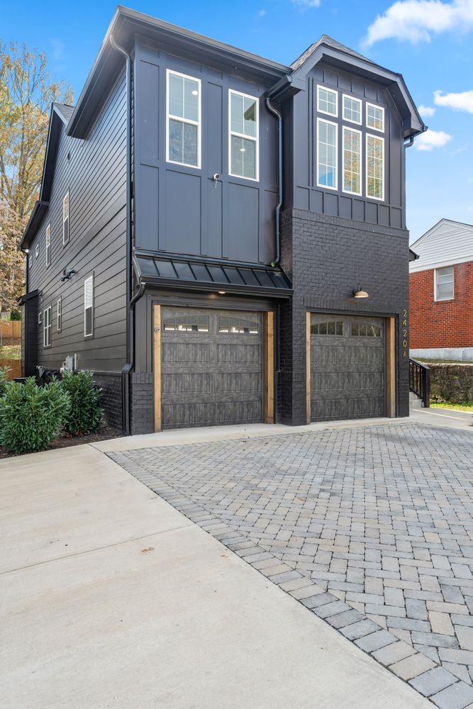 2420 Eastland Ave Unit: A