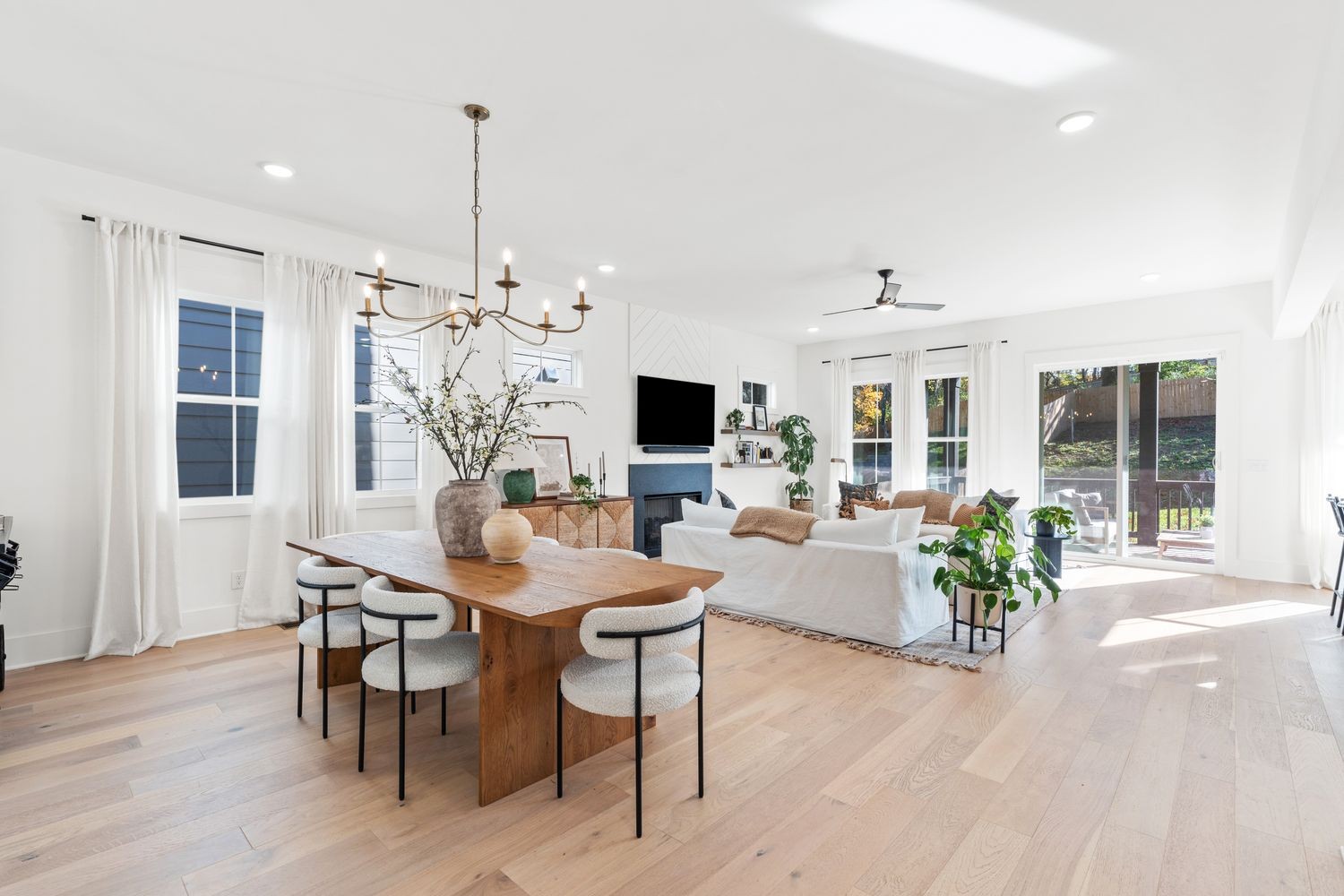 2420 Eastland Ave Unit: A
