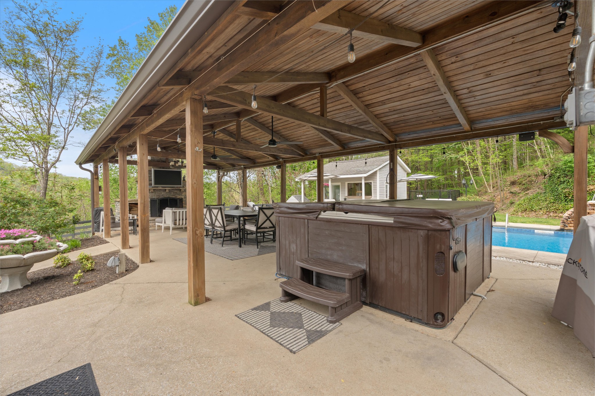 5960 Lickton Pike