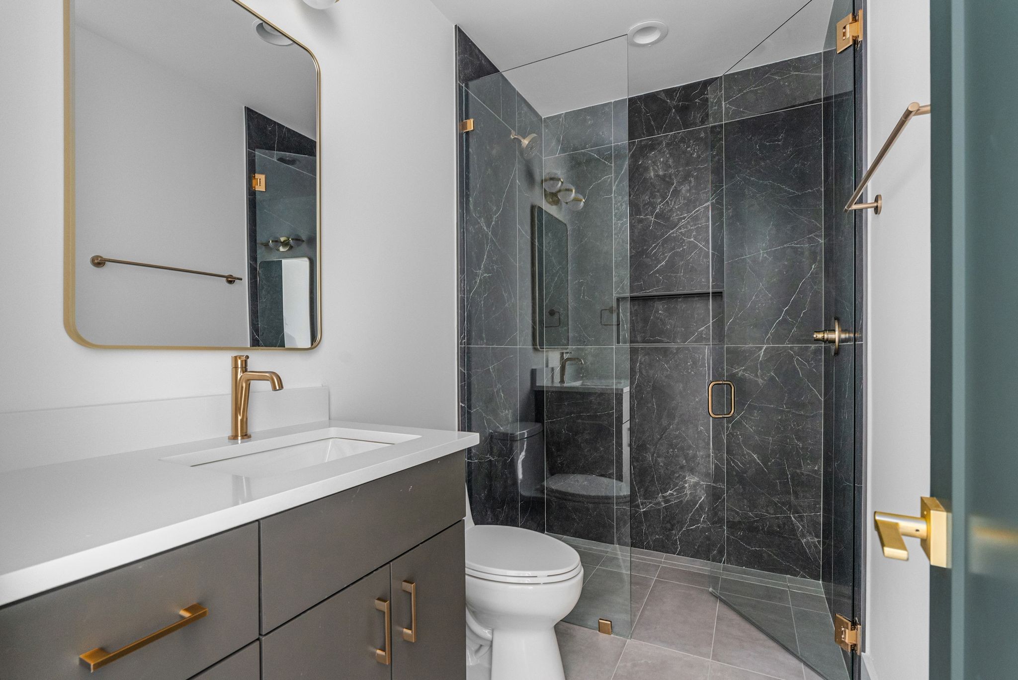 3718 West End Ave Unit: 2