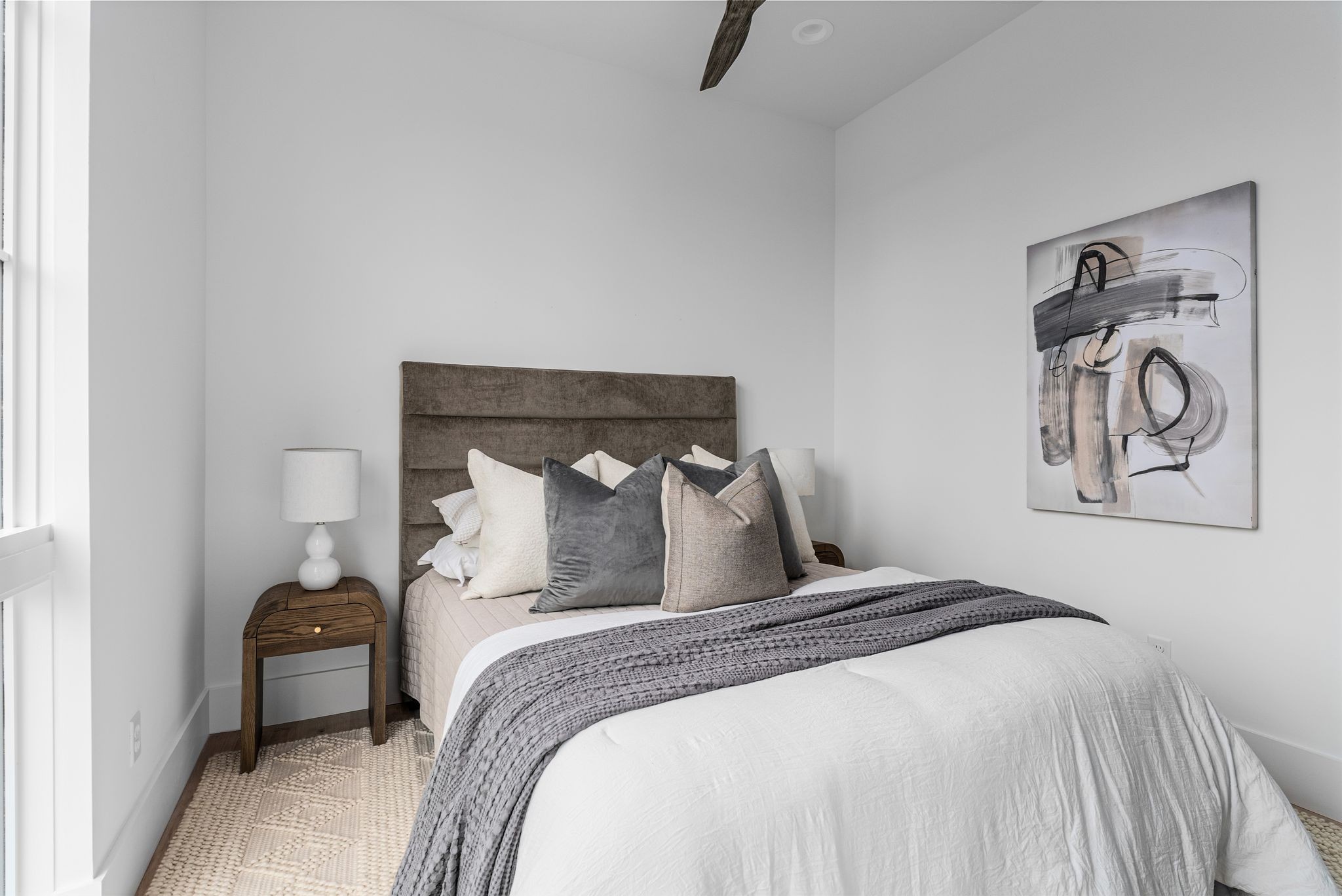 3718 West End Ave Unit: 2