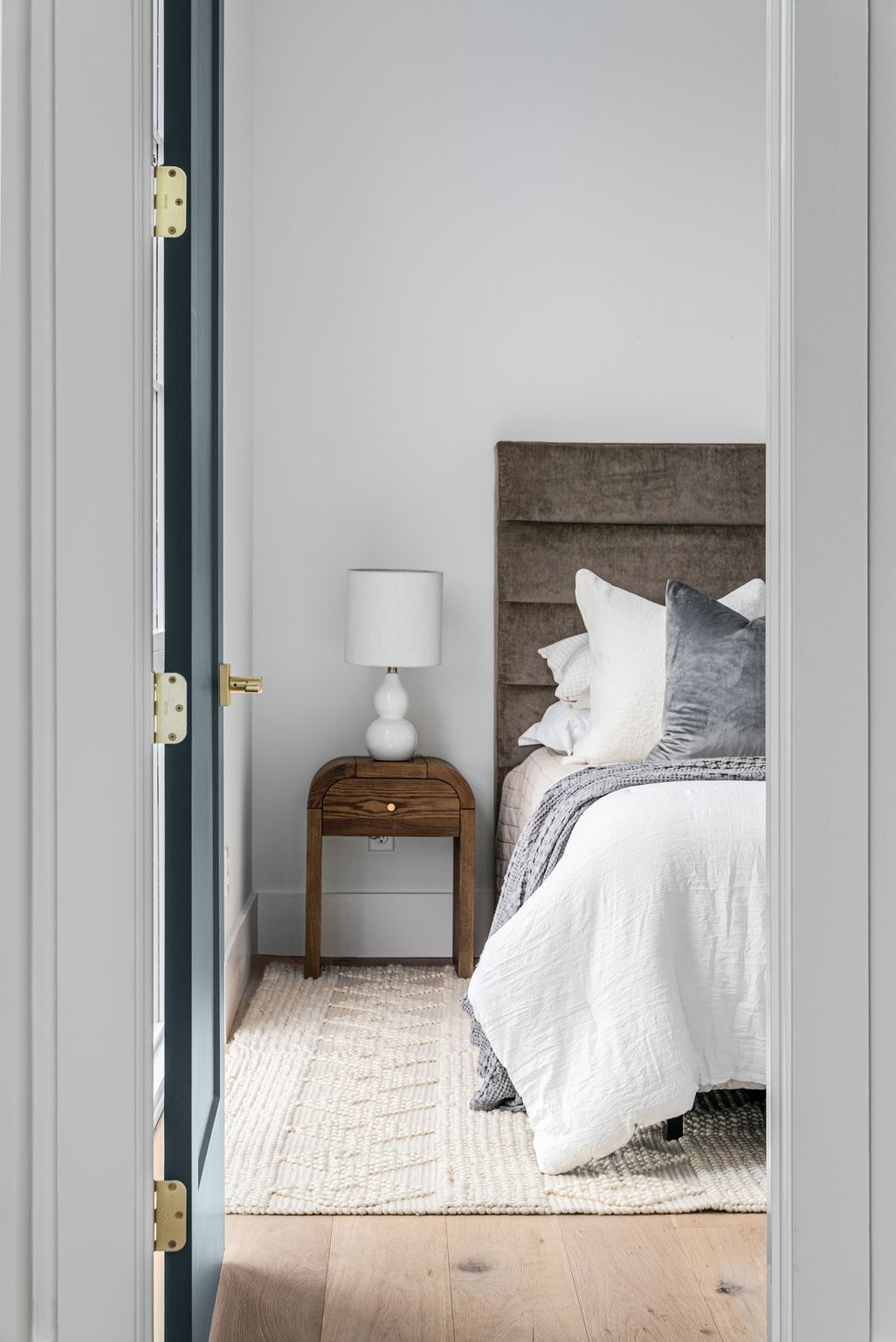 3718 West End Ave Unit: 2