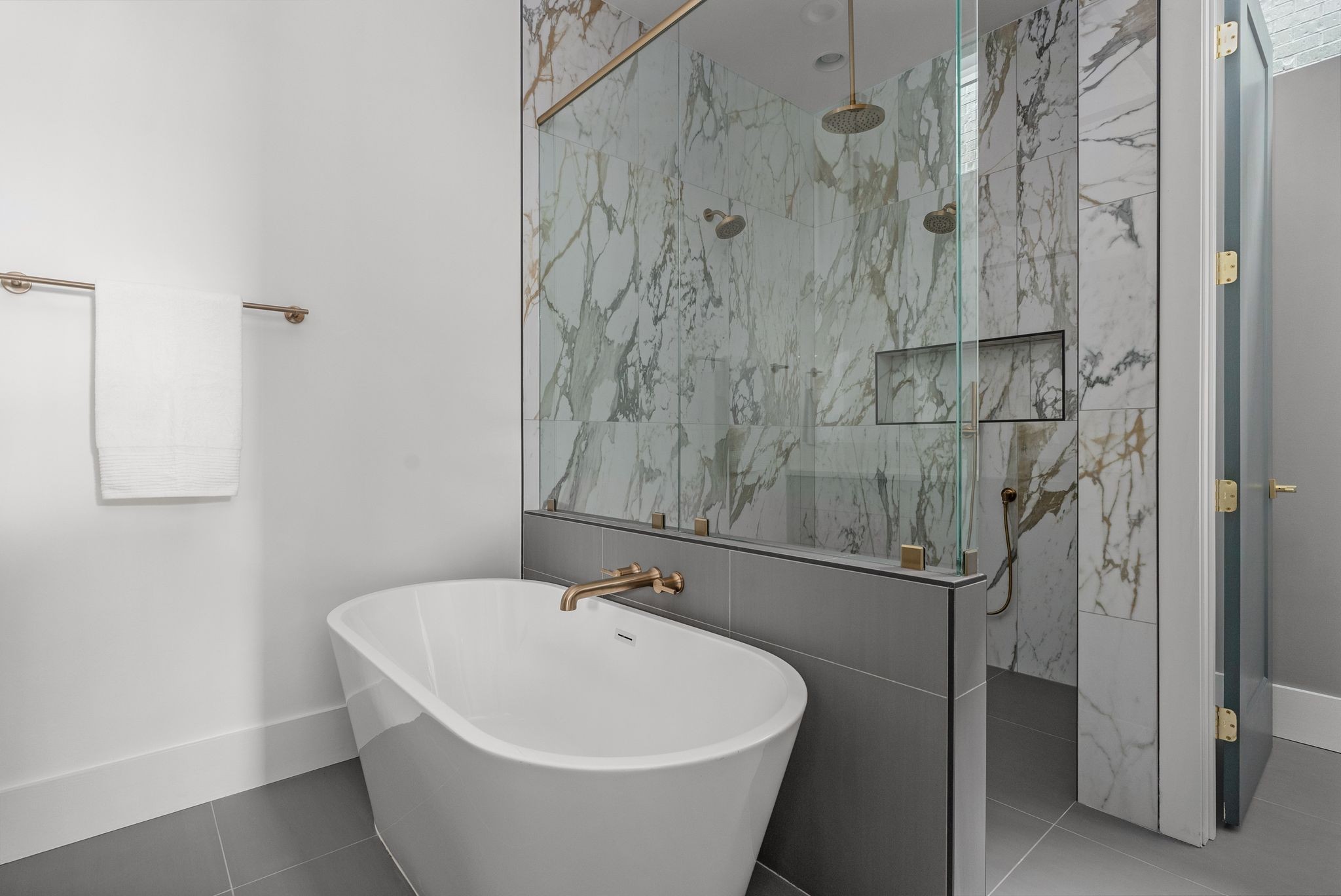 3718 West End Ave Unit: 2