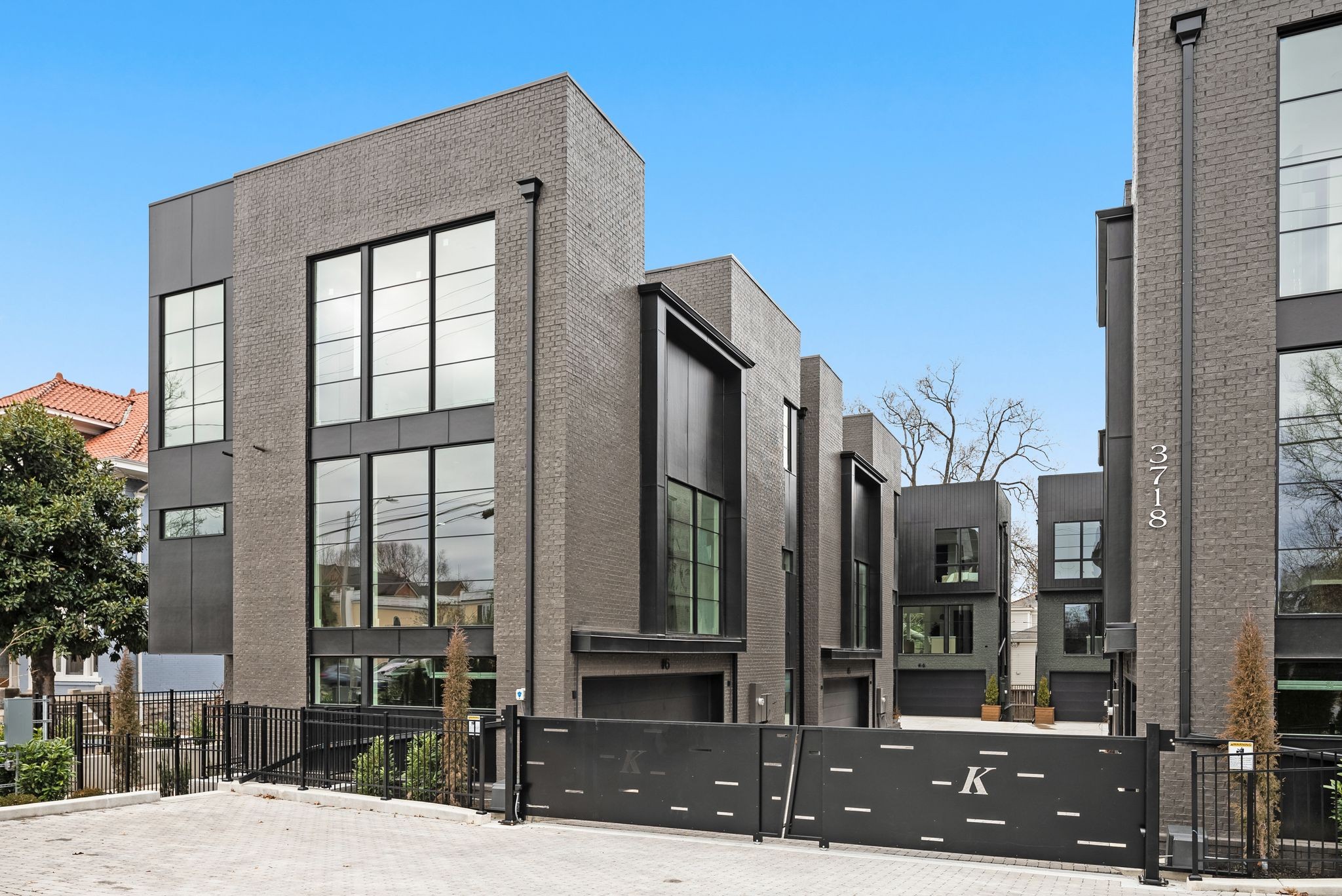 3718 West End Ave Unit: 2