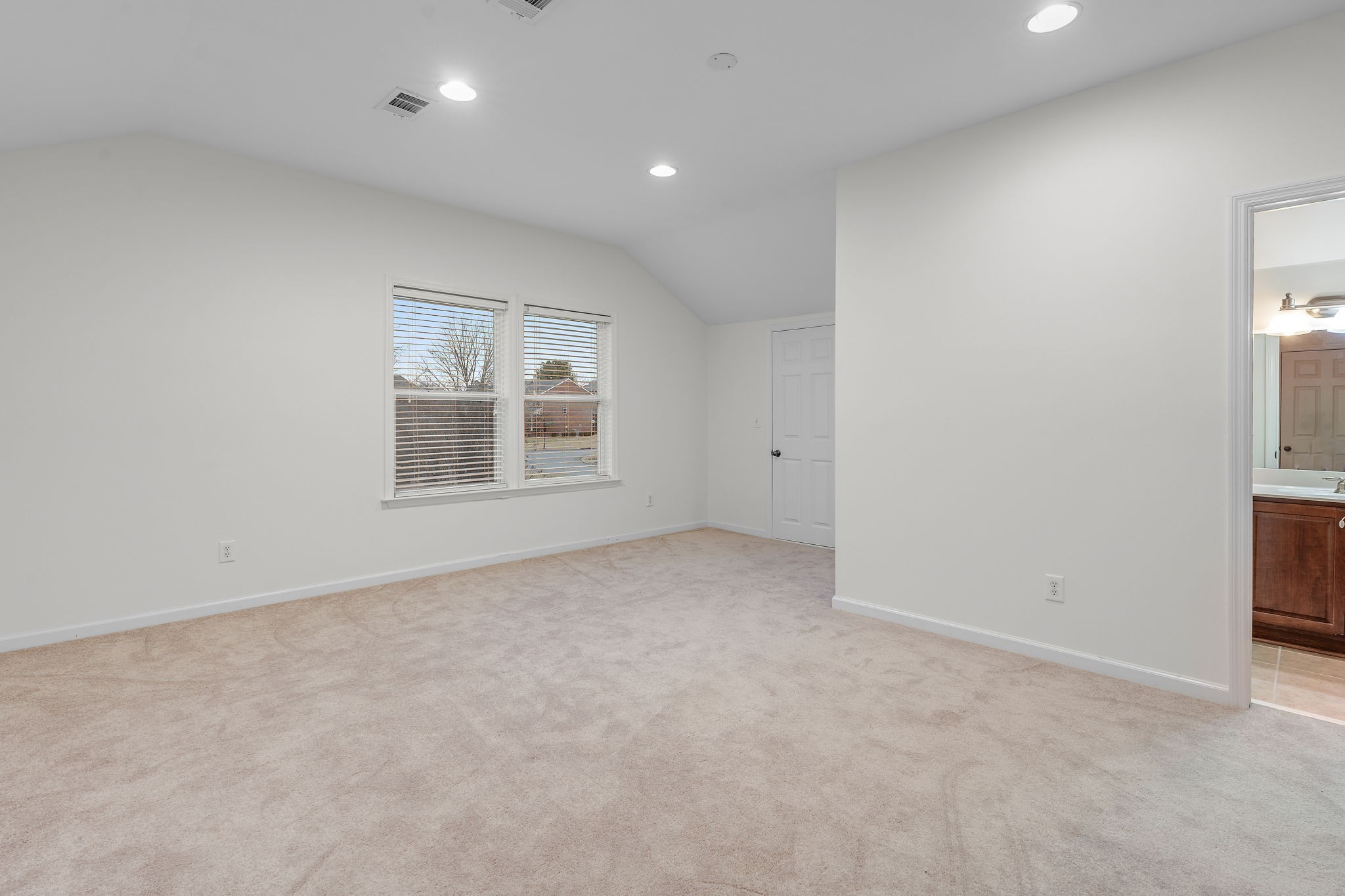 1063 Avery Trace Cir